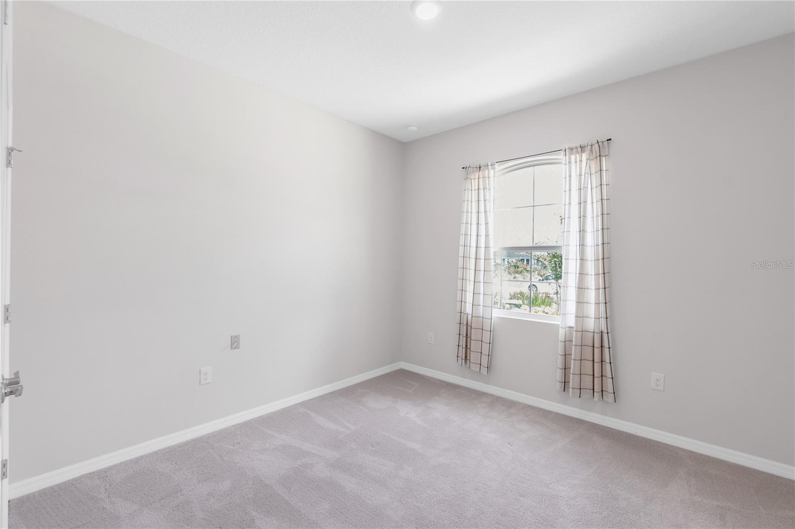 Image 20 of 30 For 407 157th Court E