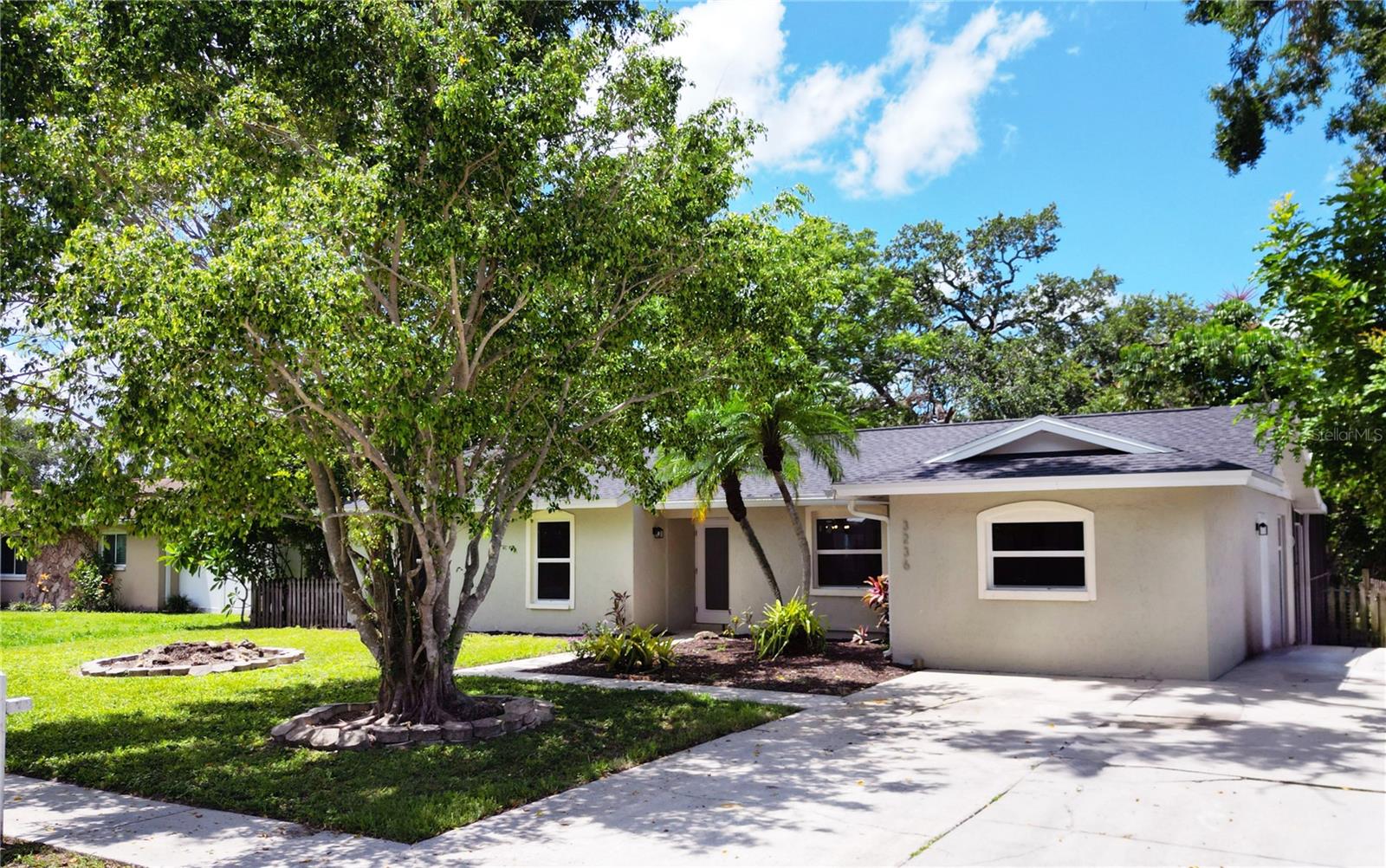 Details for 3236 Kingswood Drive, SARASOTA, FL 34232