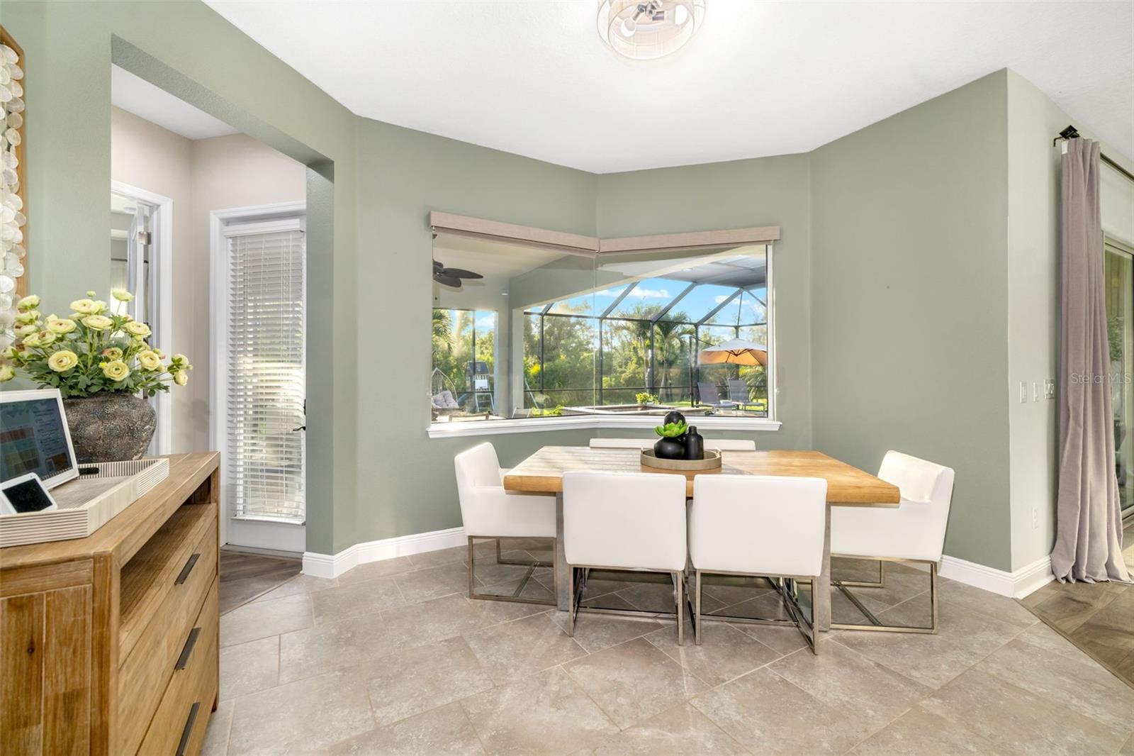 Image 11 of 79 For 408 166th Street E