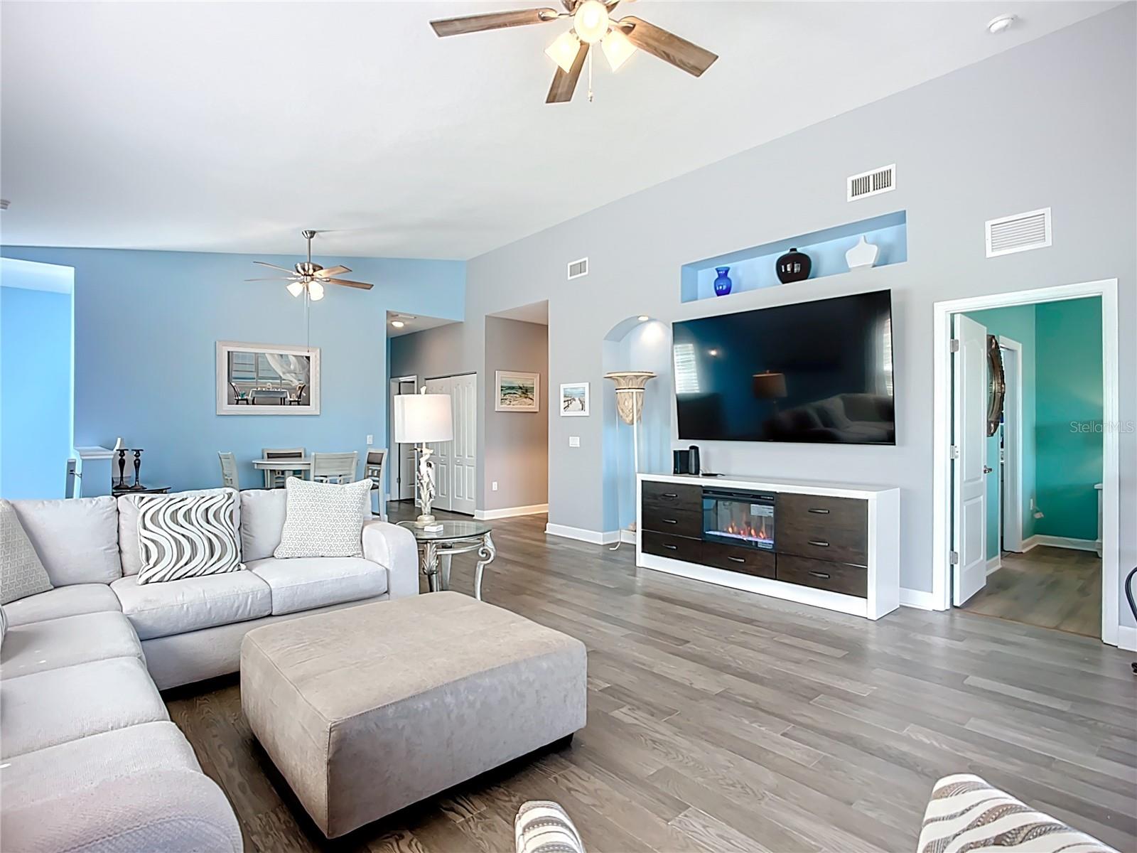 Image 10 of 45 For 6604 7th Avenue Circle W