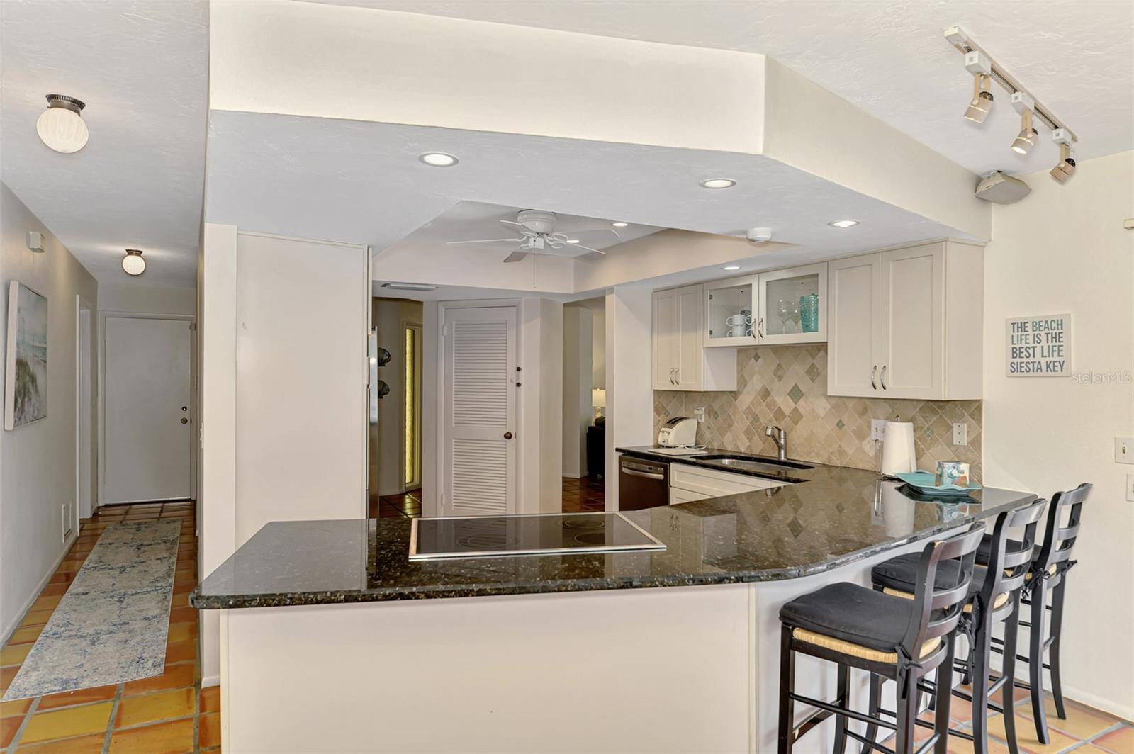 Image 18 of 55 For 4946 Commonwealth Drive