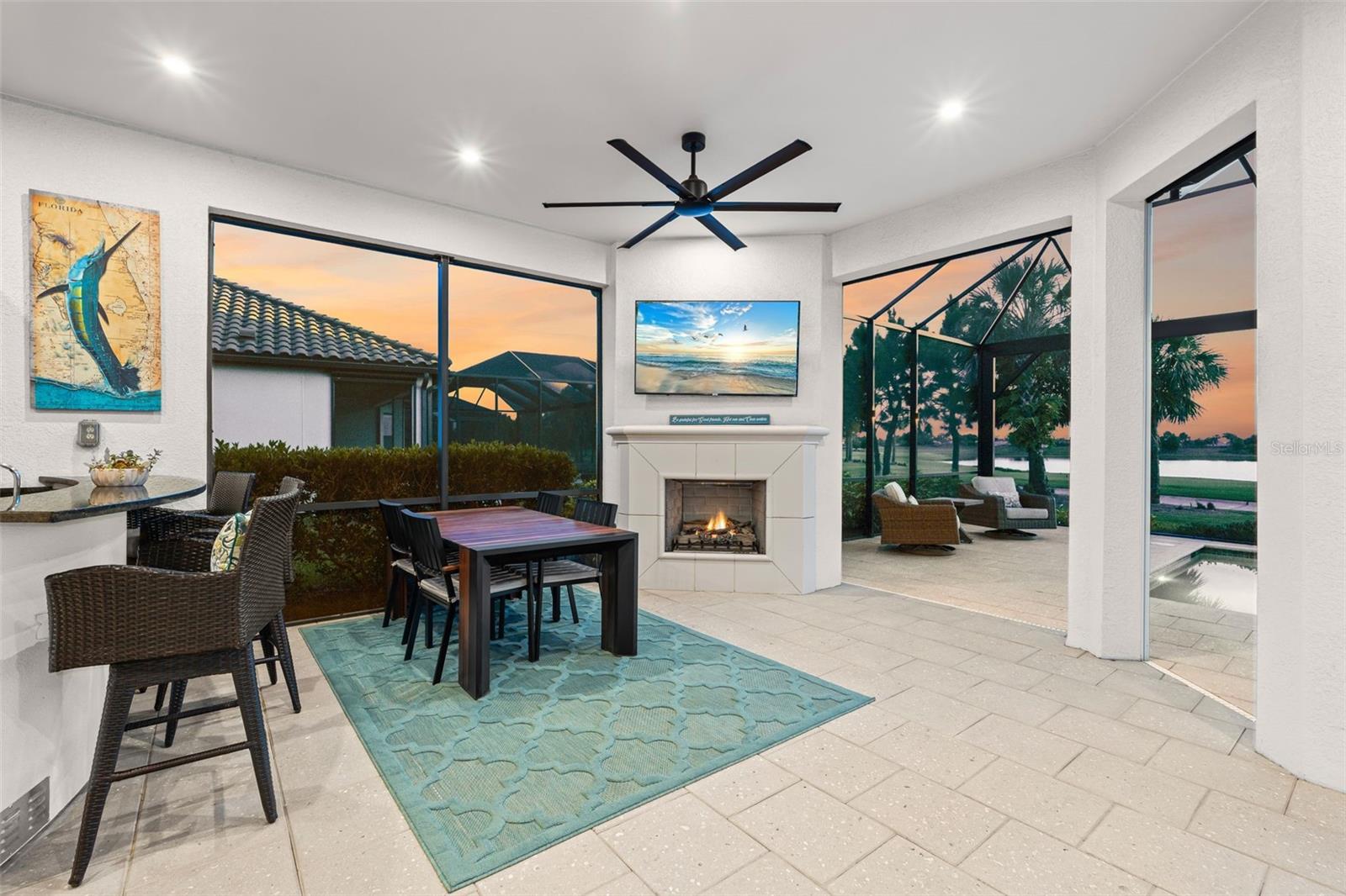 Image 27 of 80 For 3968 Santa Caterina Boulevard