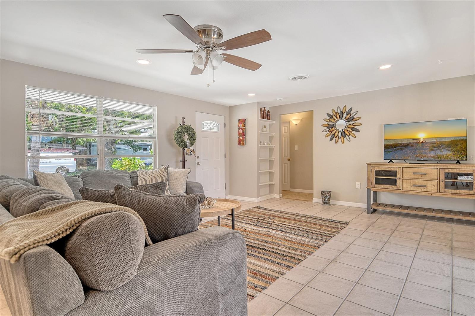 Image 9 of 48 For 4214 Groveland Avenue