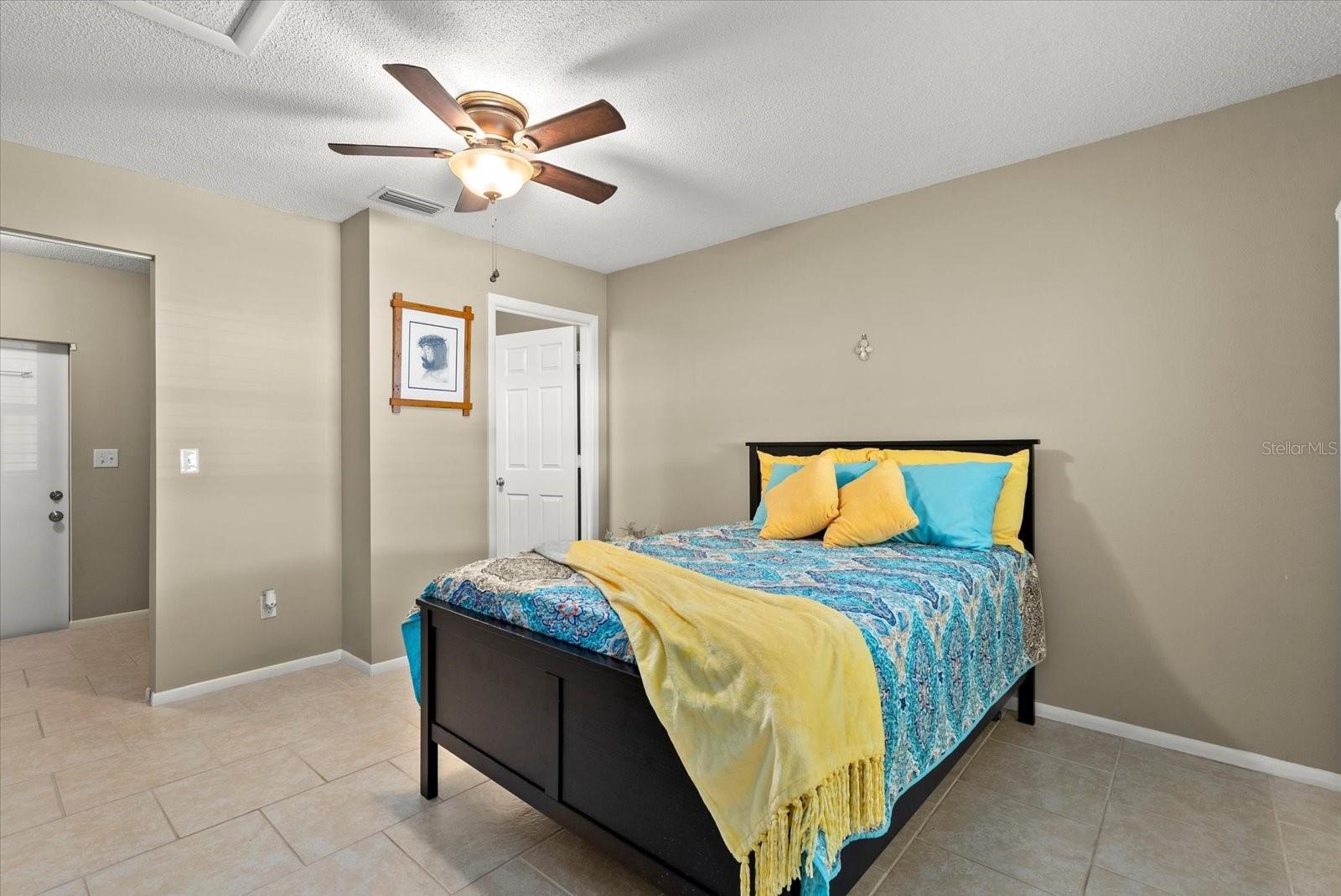 Image 22 of 52 For 4309 Chinaberry Circle