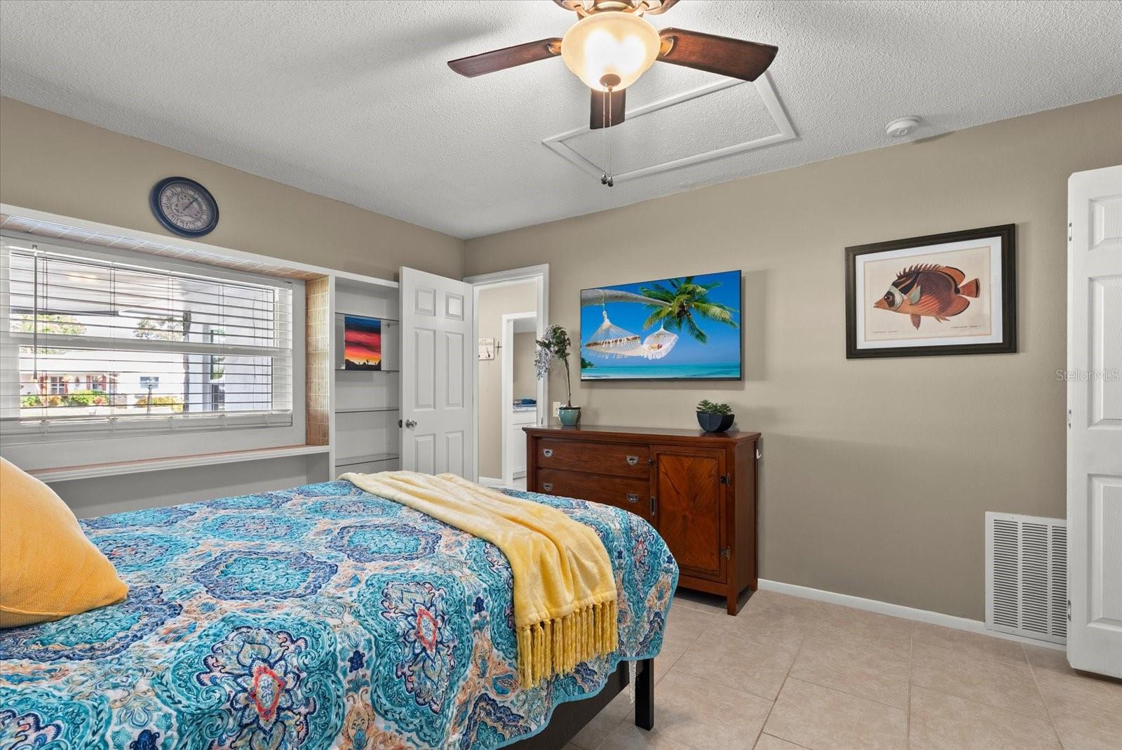 Image 23 of 52 For 4309 Chinaberry Circle