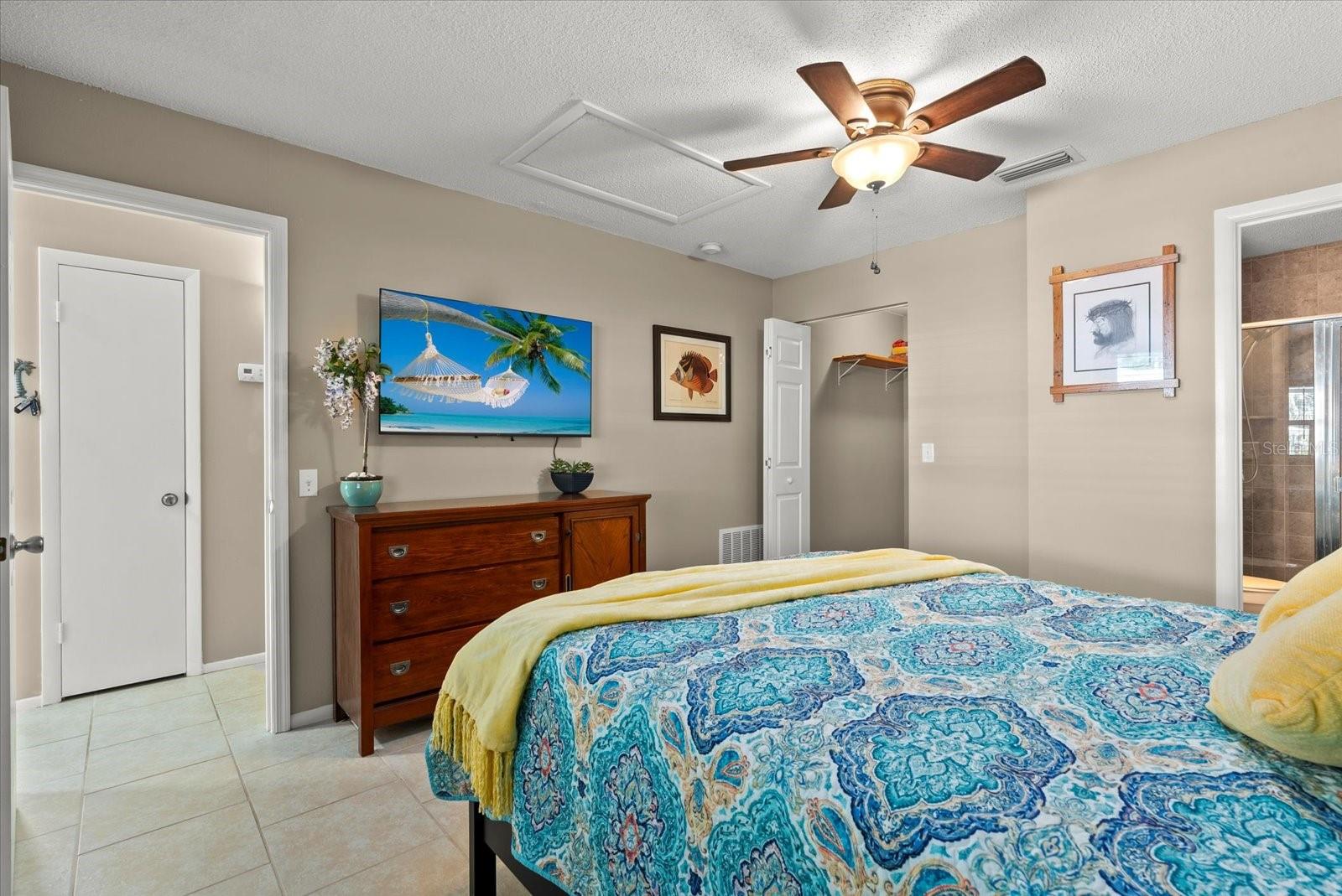 Image 24 of 52 For 4309 Chinaberry Circle