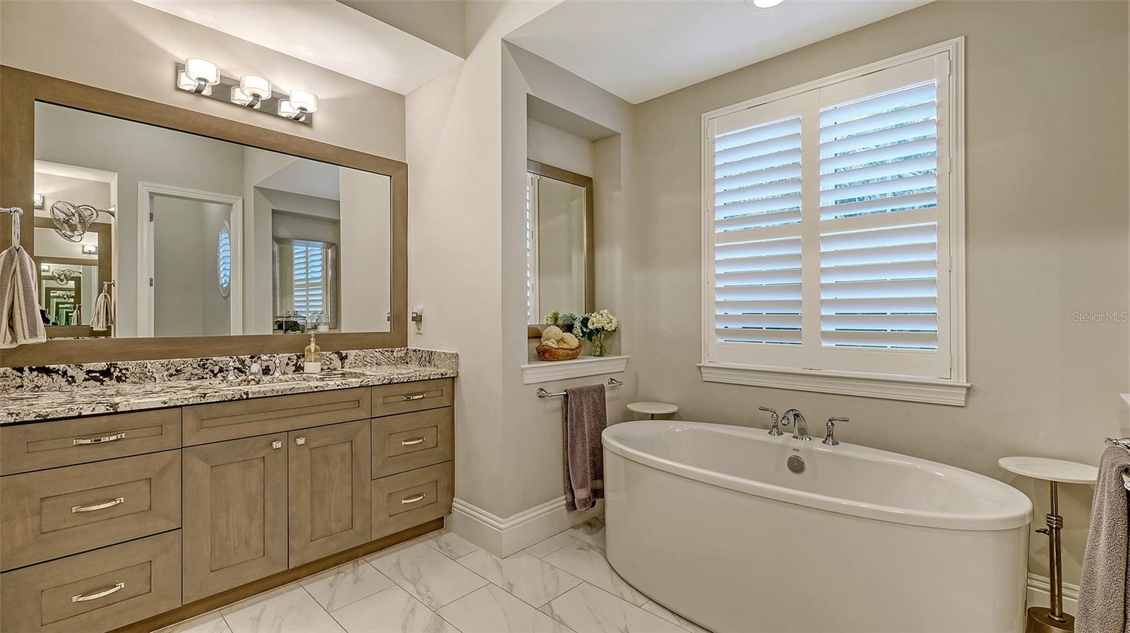 Image 43 of 92 For 1530 Pine Bay Drive