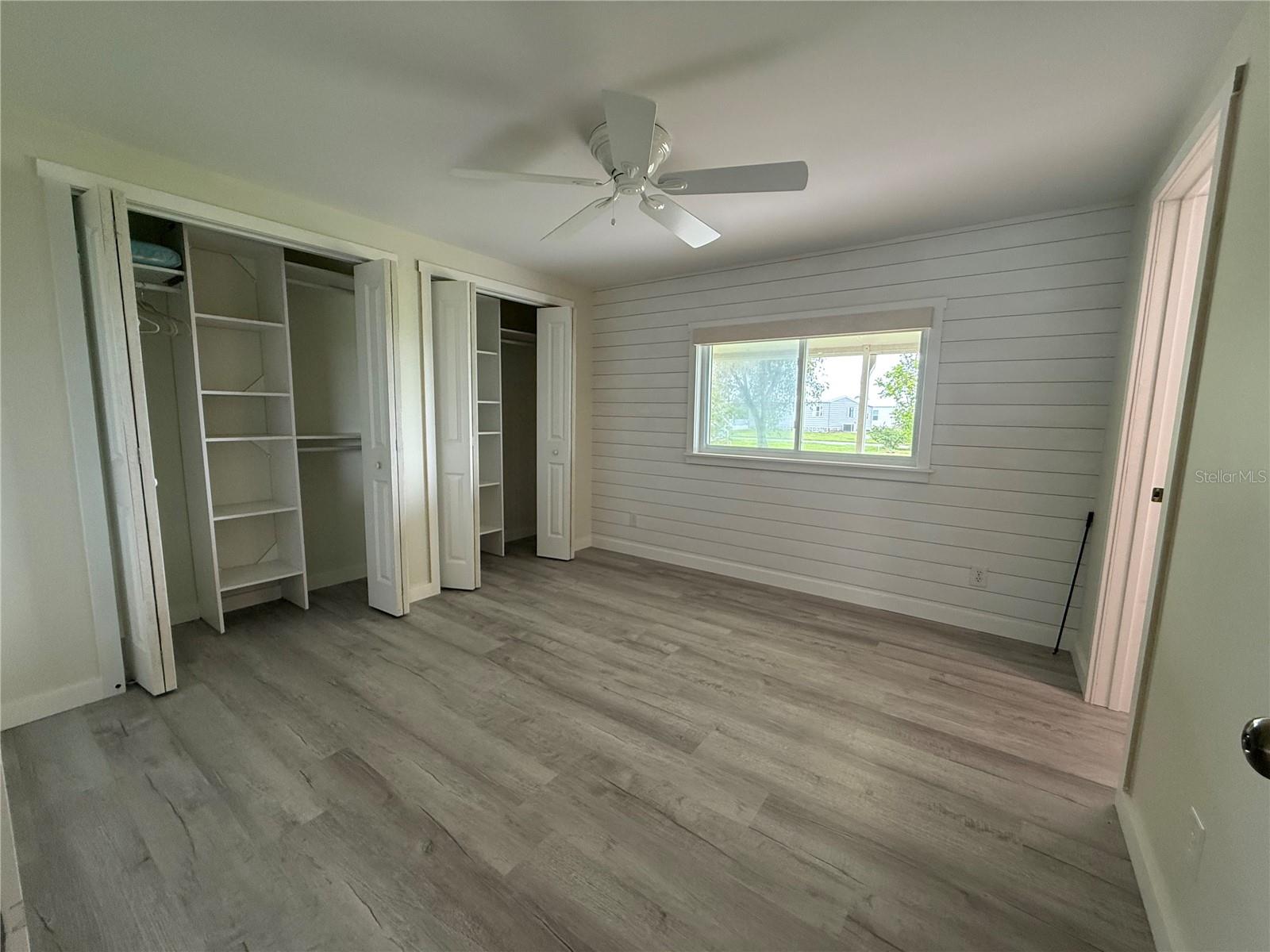 Image 11 of 26 For 637 Los Altos  374