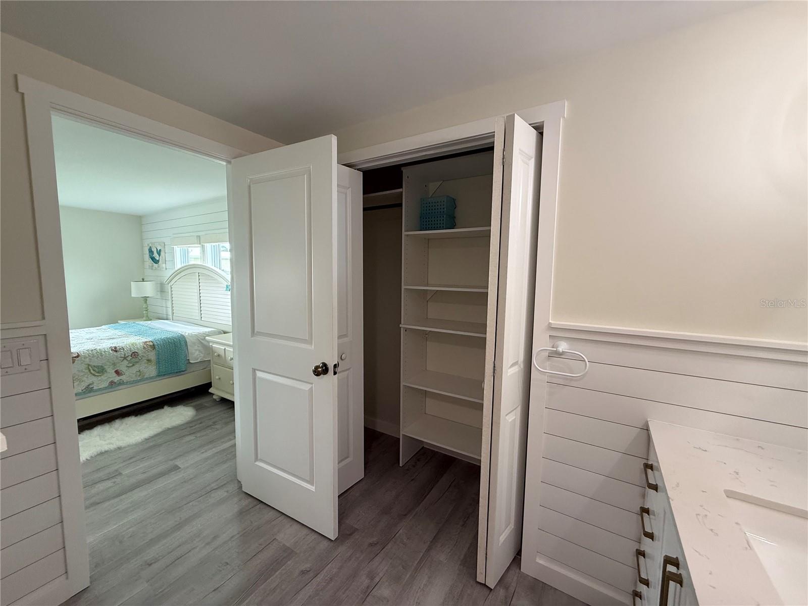 Image 9 of 26 For 637 Los Altos  374