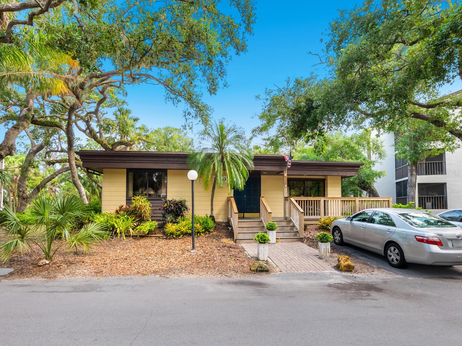 Image 28 of 33 For 2748 Orchid Oaks Drive 202