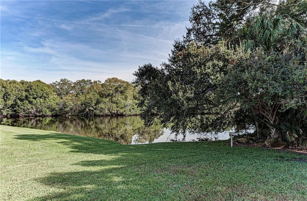 Image 32 of 33 For 814 Spring Lakes Boulevard 14