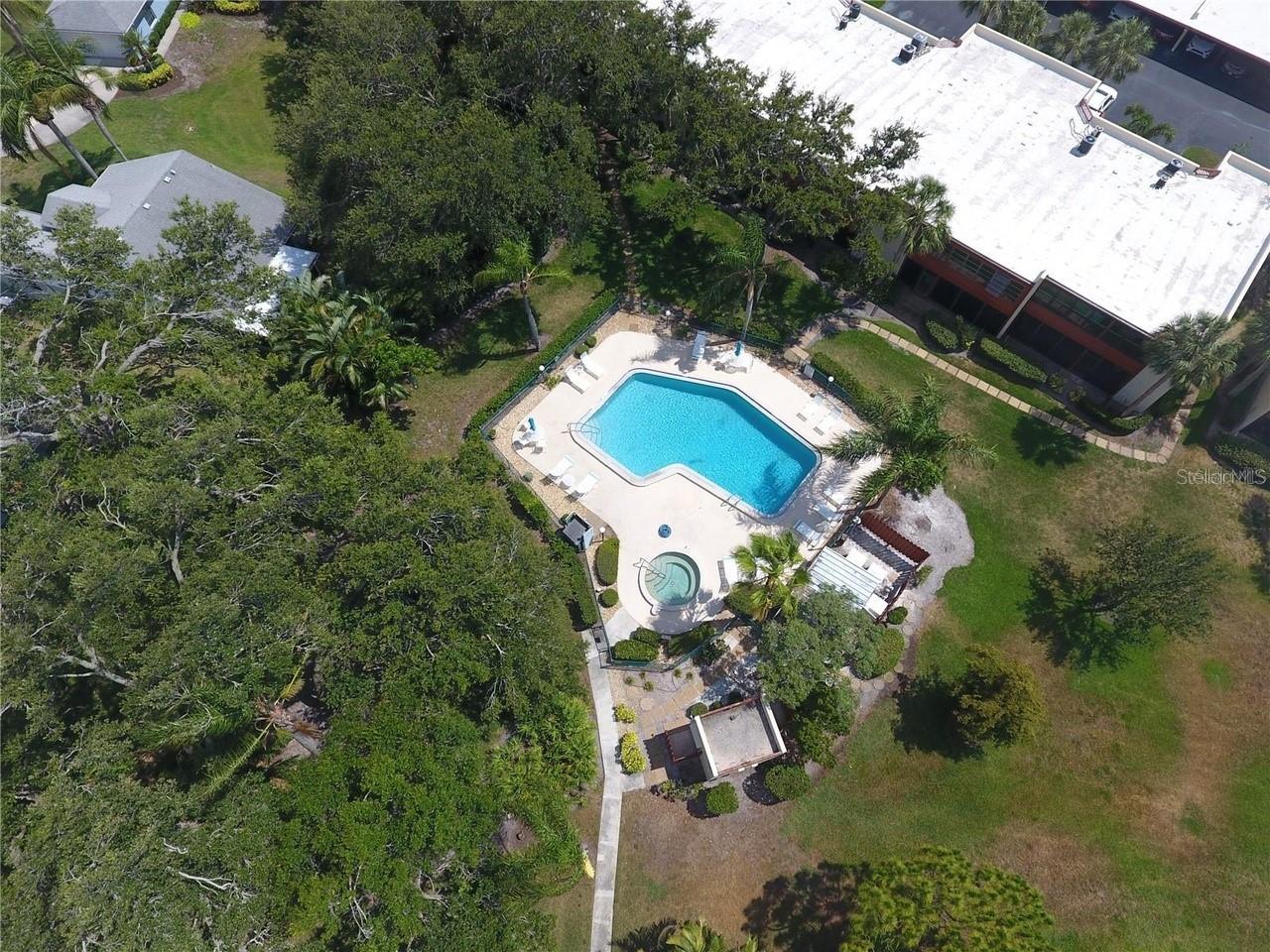Image 33 of 33 For 814 Spring Lakes Boulevard 14