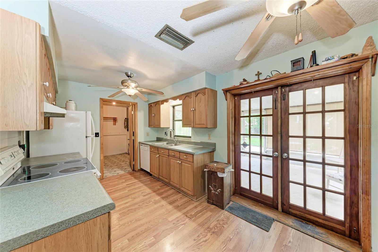 Image 11 of 40 For 425 16th Avenue