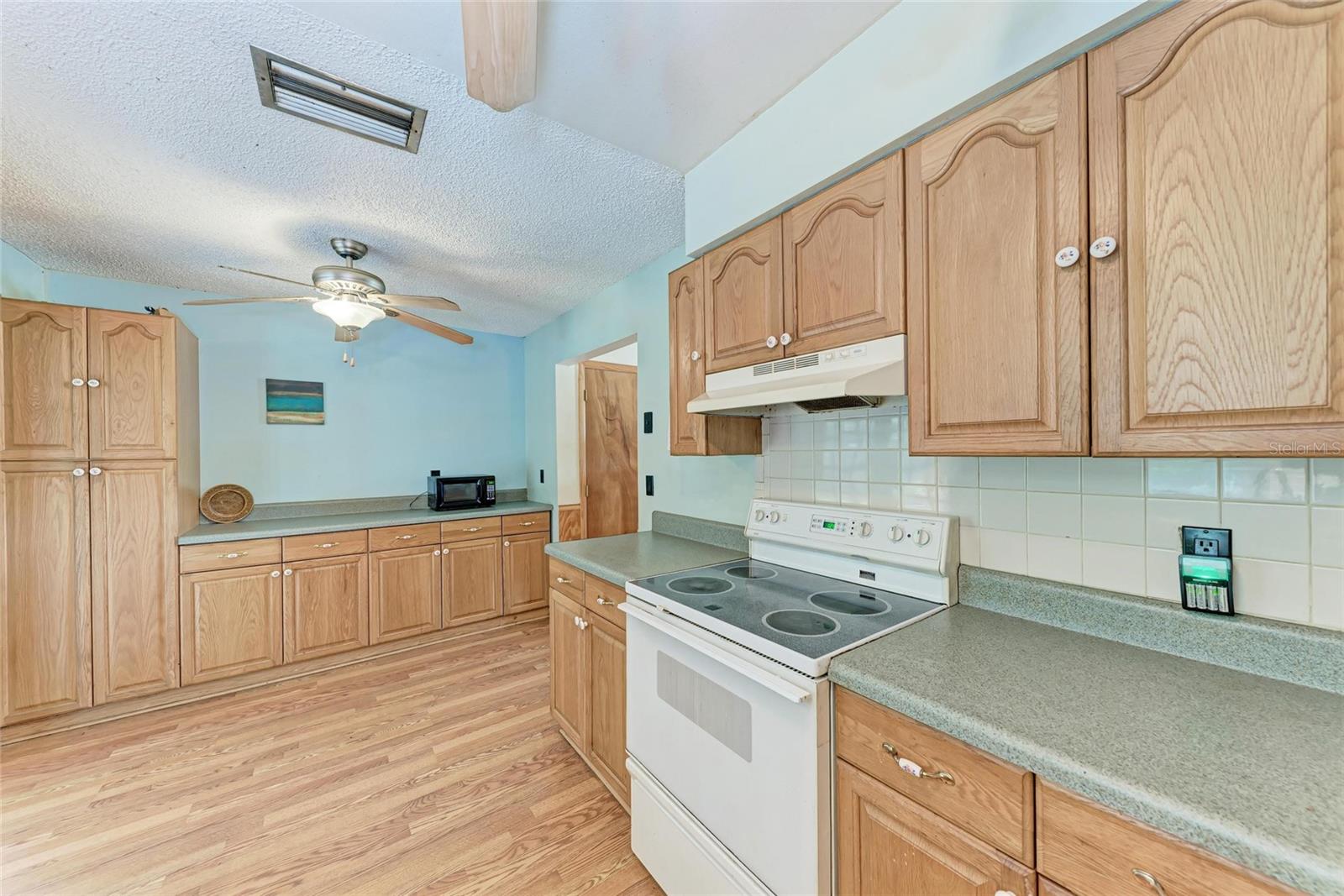Image 14 of 40 For 425 16th Avenue