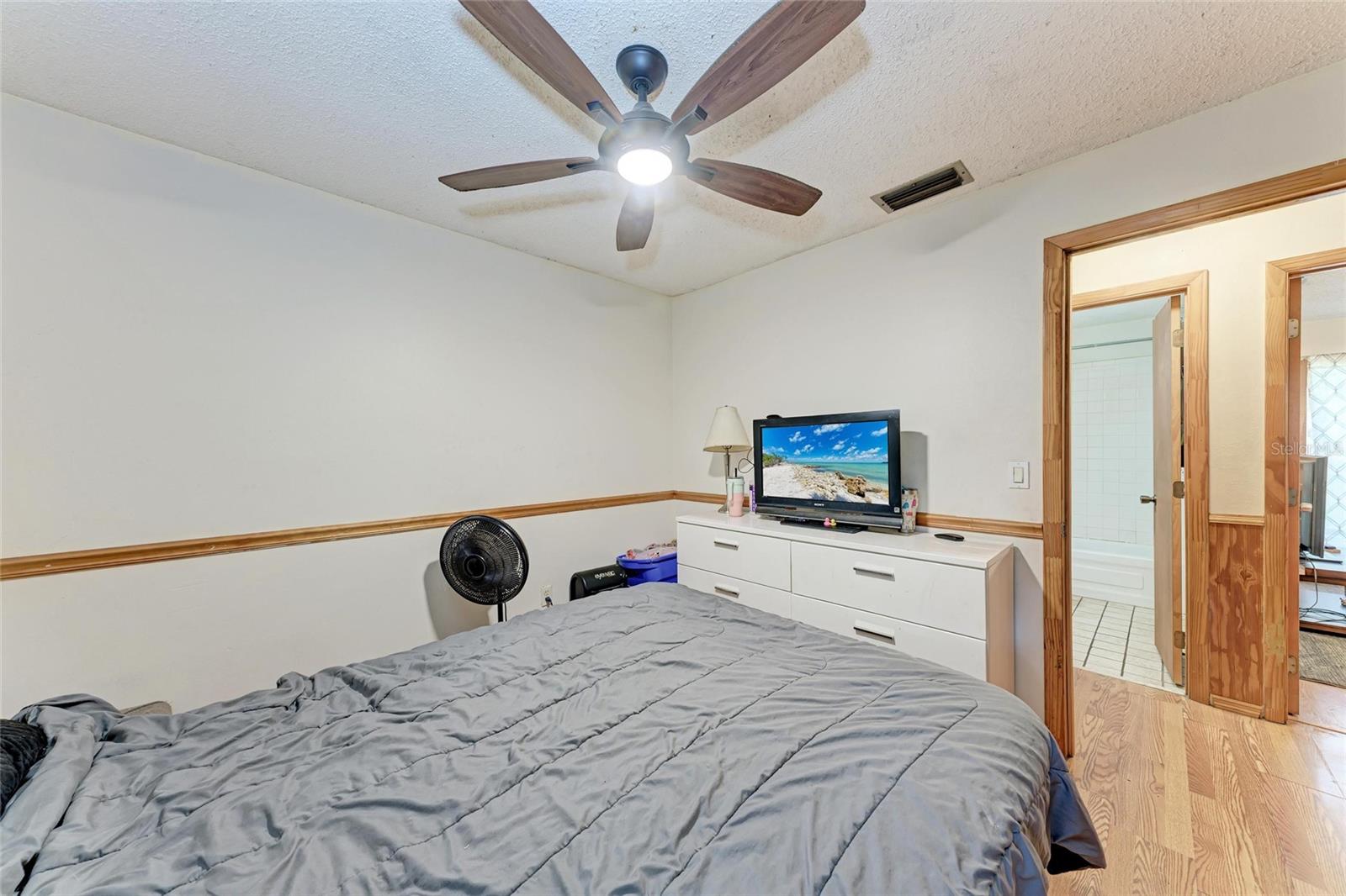 Image 23 of 40 For 425 16th Avenue