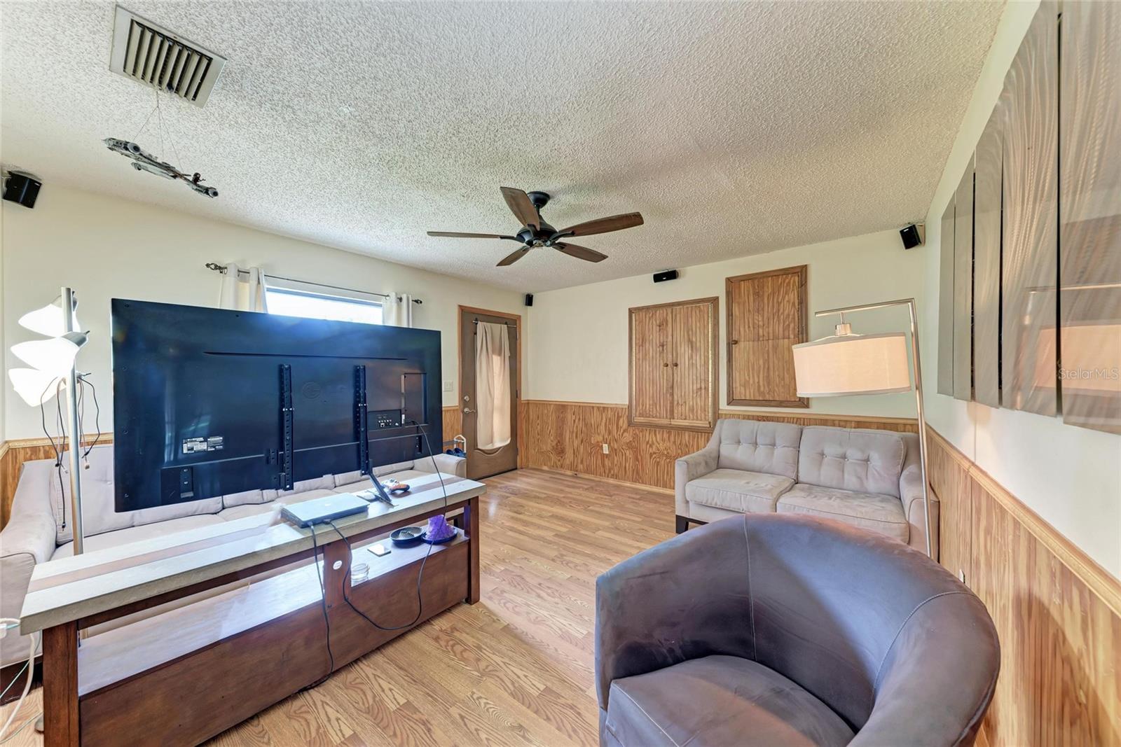 Image 8 of 40 For 425 16th Avenue
