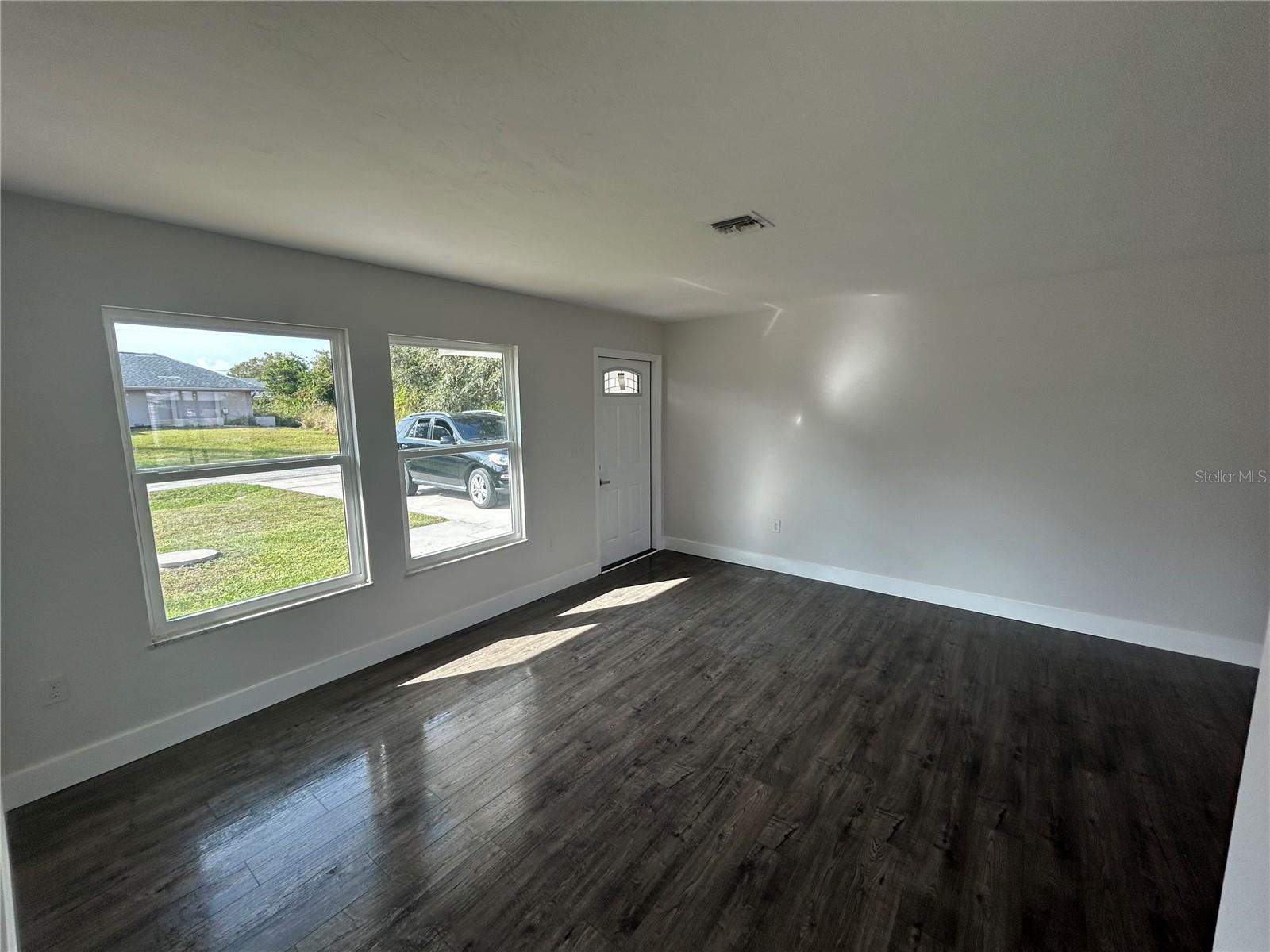Image 5 of 23 For 3310 Jamestown Street