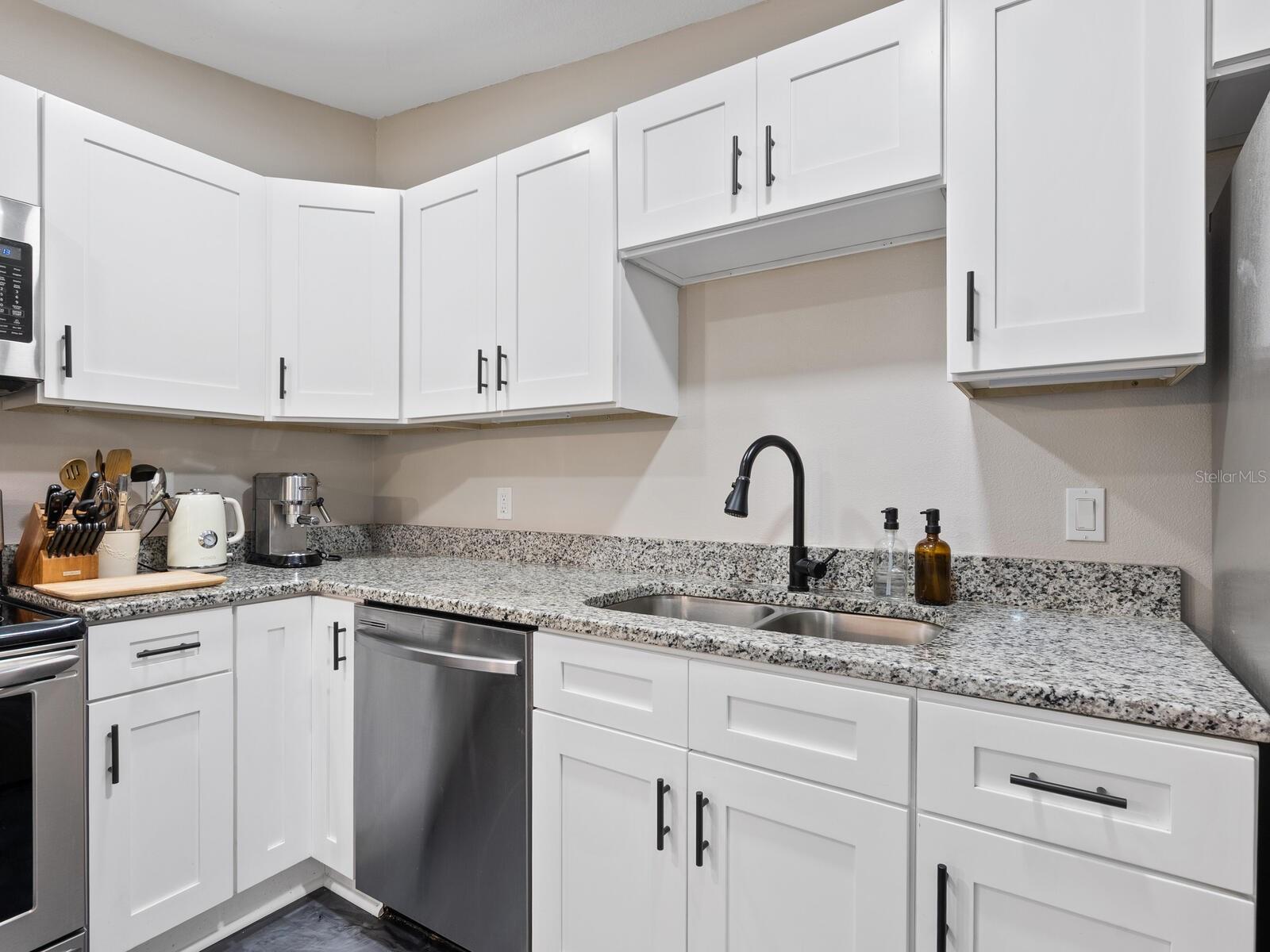 Image 11 of 44 For 2416 Emory Avenue