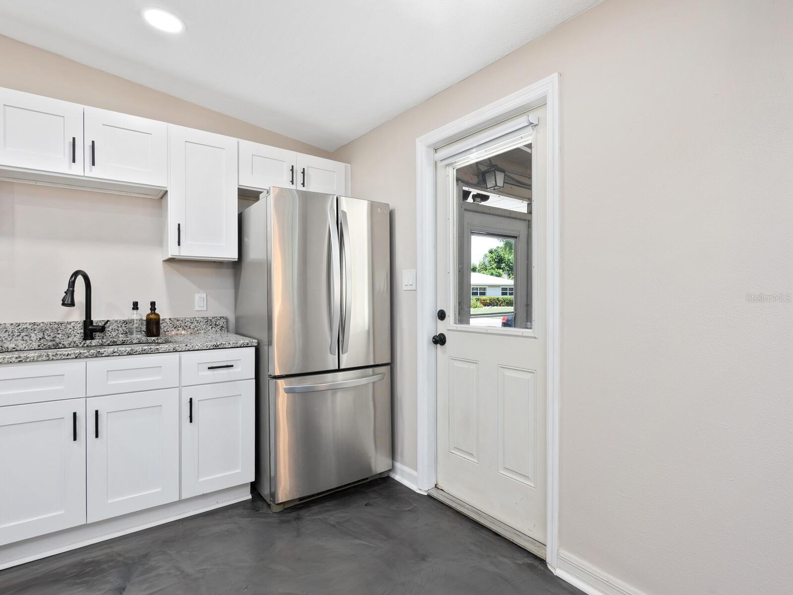 Image 9 of 44 For 2416 Emory Avenue