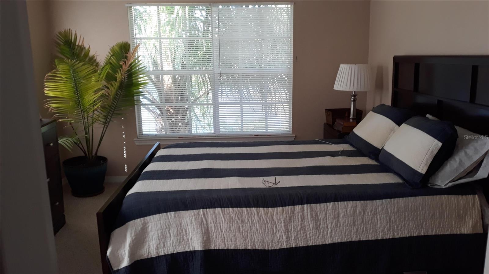Image 11 of 17 For 8933 Manor Loop 208