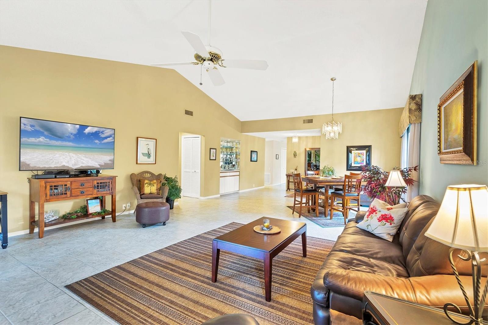 Image 13 of 49 For 7674 Fairway Woods Drive 1605