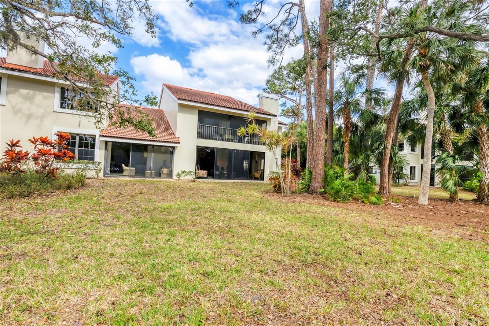 Image 33 of 49 For 7674 Fairway Woods Drive 1605