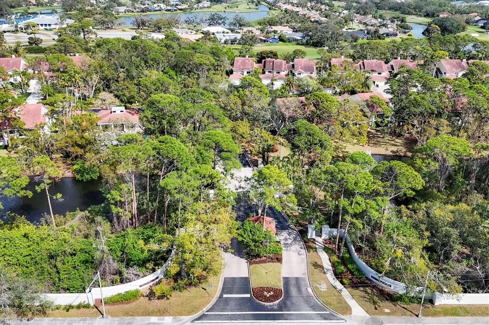 Image 39 of 49 For 7674 Fairway Woods Drive 1605