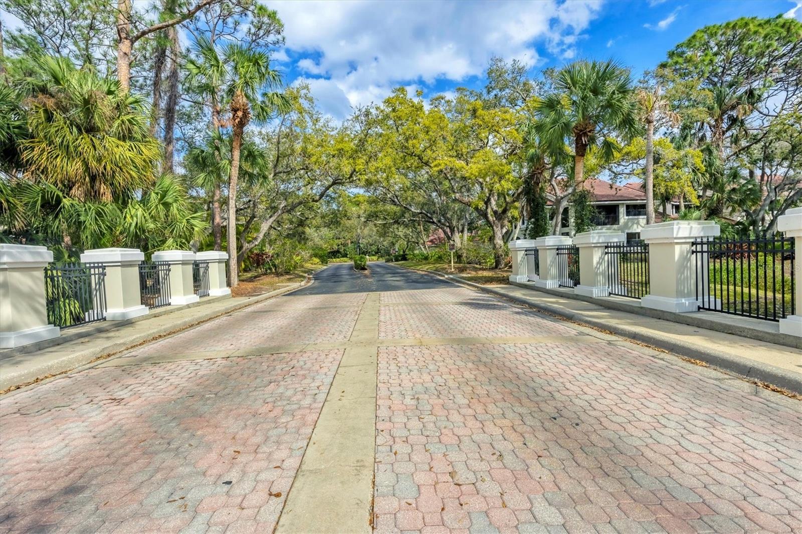 Image 41 of 49 For 7674 Fairway Woods Drive 1605