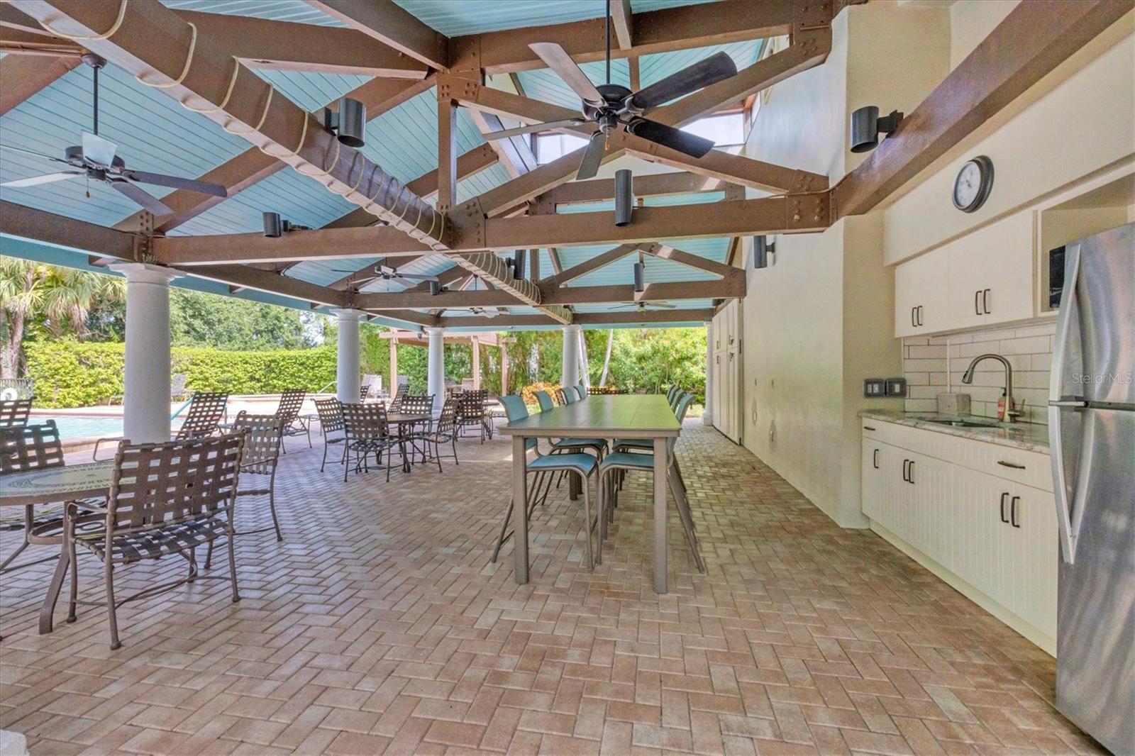 Image 42 of 49 For 7674 Fairway Woods Drive 1605