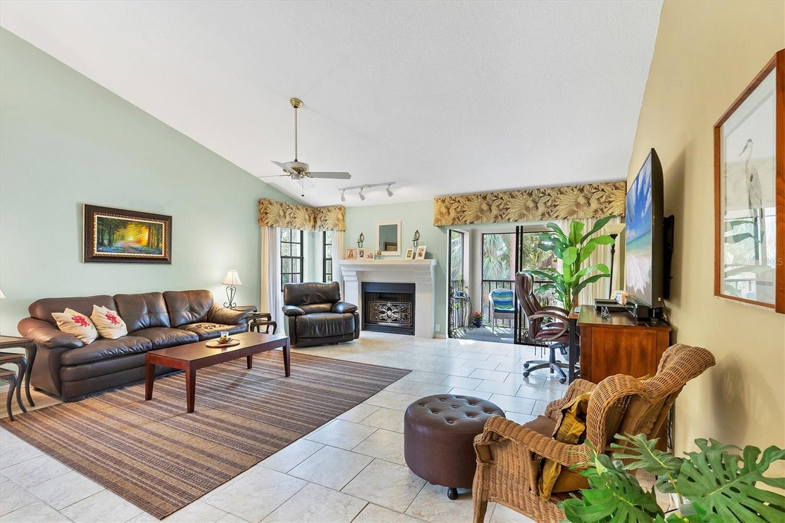 Image 9 of 49 For 7674 Fairway Woods Drive 1605