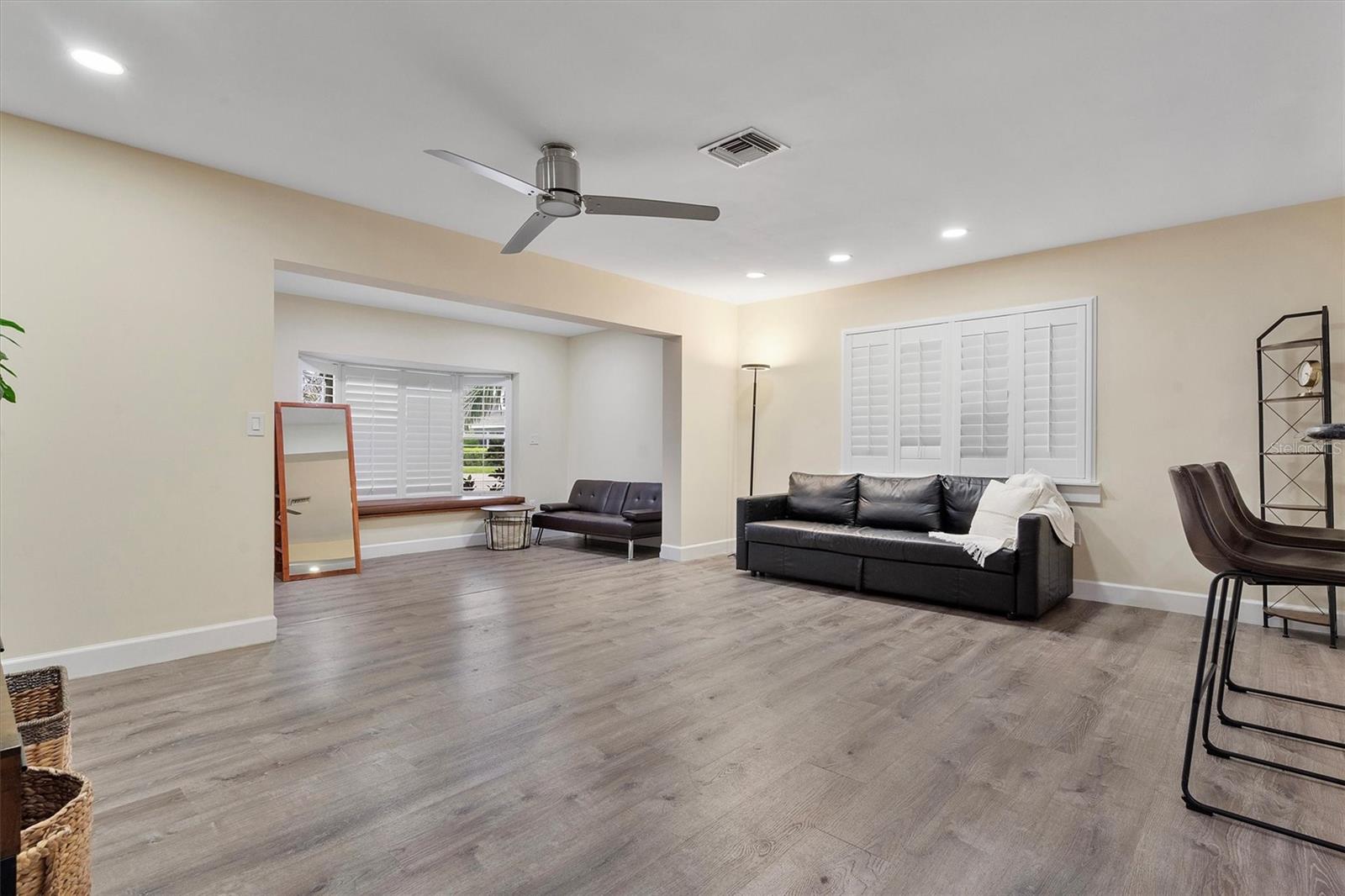 Image 10 of 62 For 1359 Washington Street