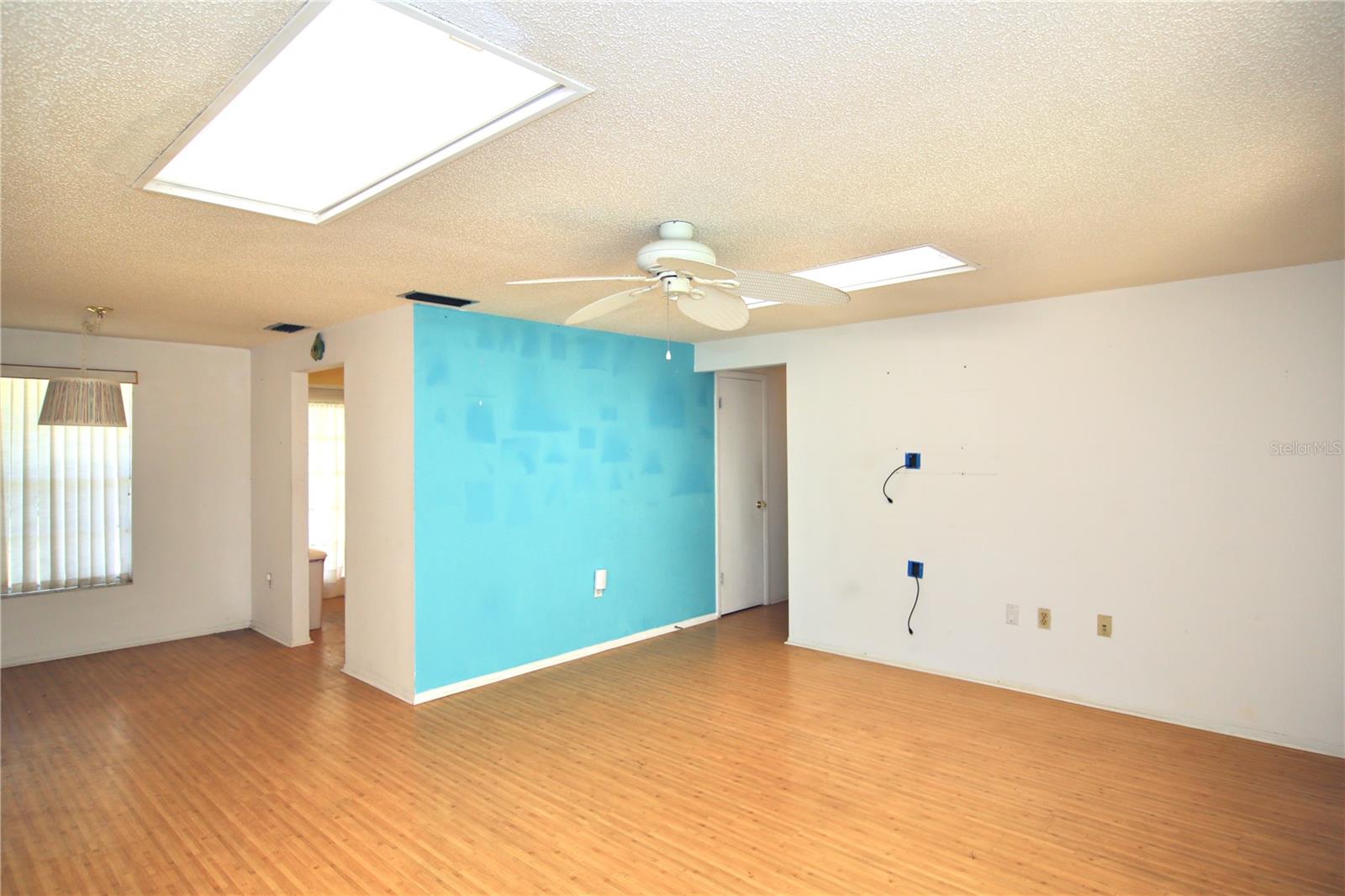 Image 6 of 26 For 12107 45th Avenue W