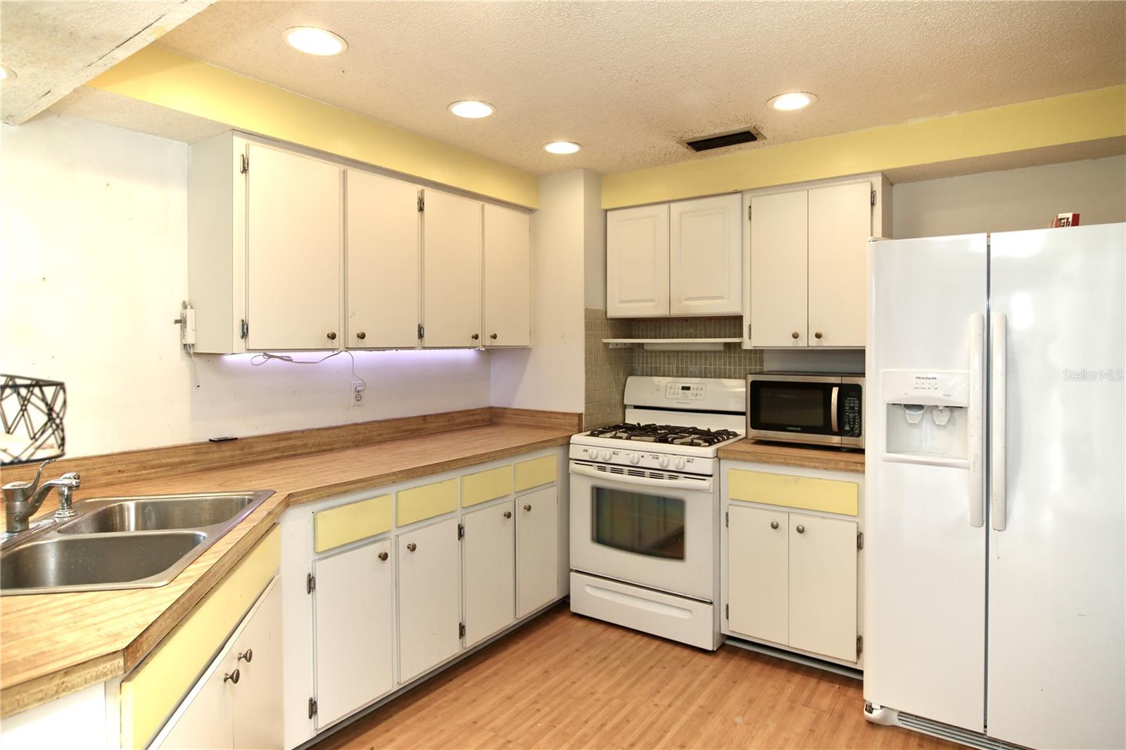 Image 7 of 26 For 12107 45th Avenue W