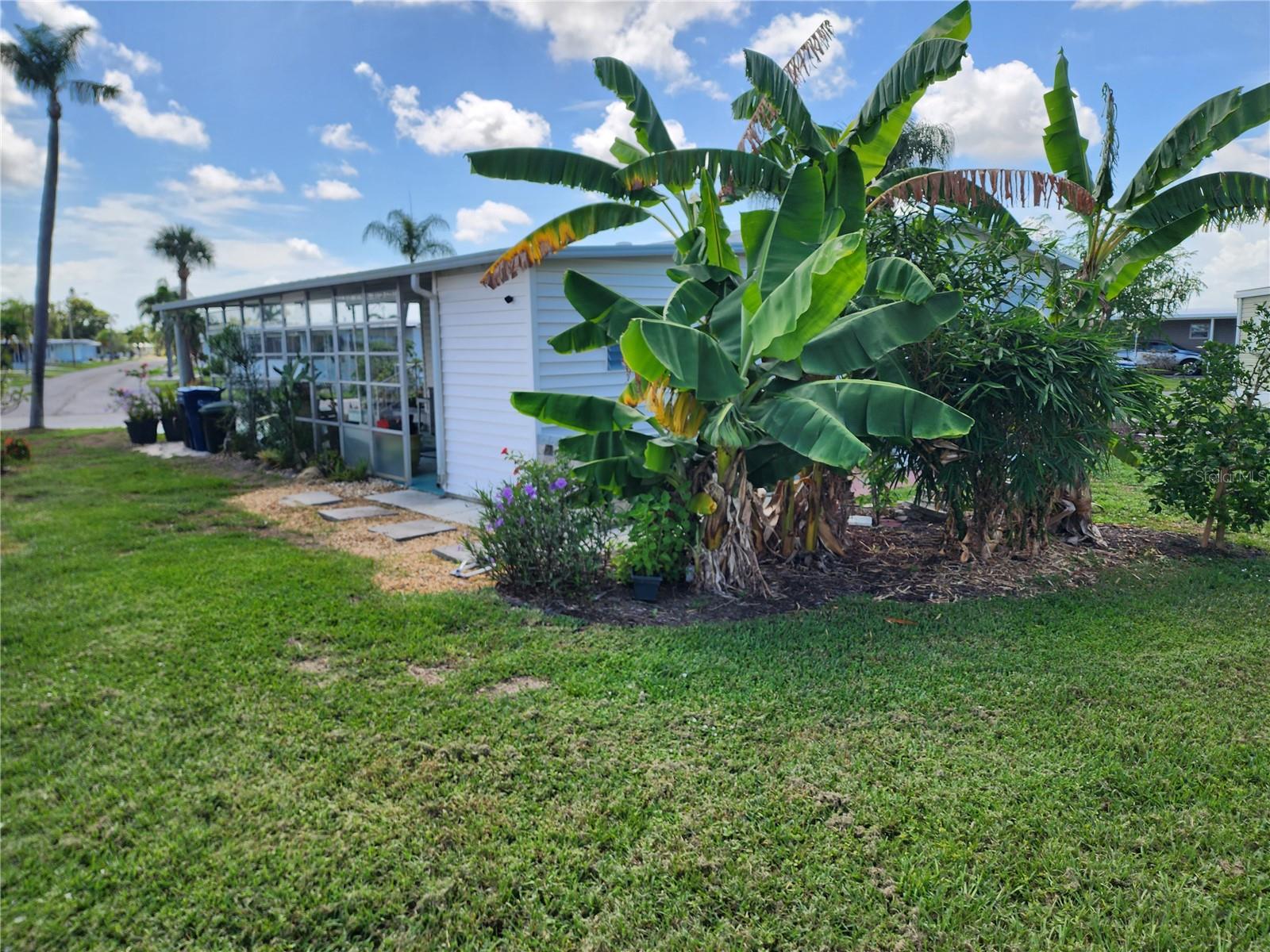 Image 6 of 39 For 5402 Chateau Lane