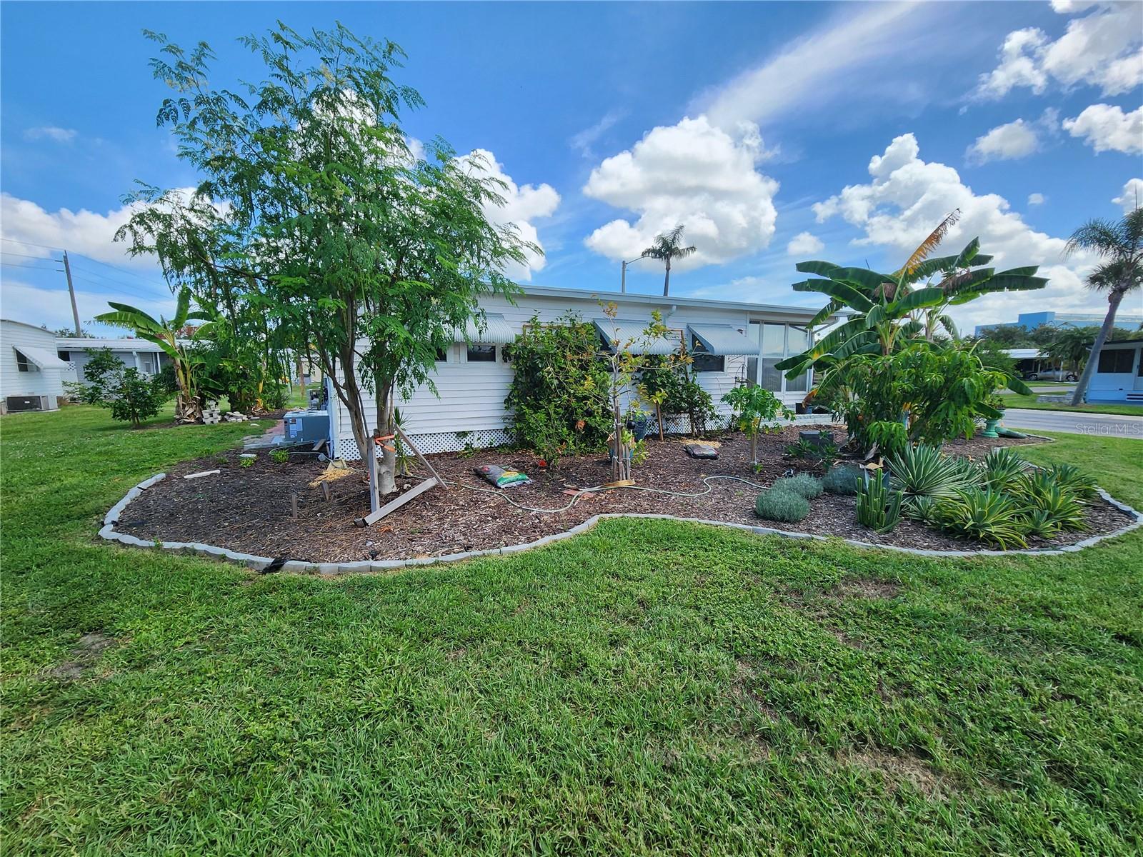 Image 7 of 39 For 5402 Chateau Lane