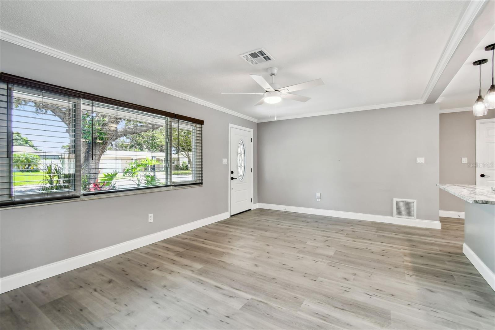 Image 14 of 66 For 528 Manor Drive