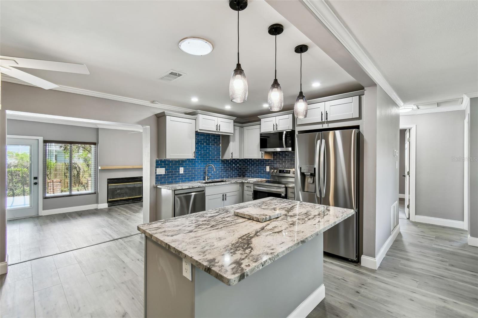 Image 16 of 66 For 528 Manor Drive