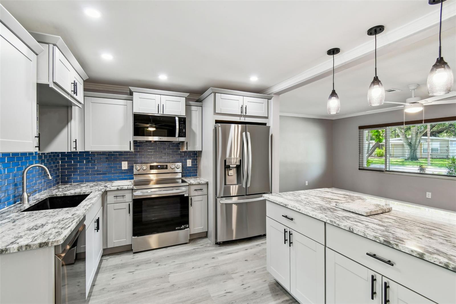 Image 18 of 66 For 528 Manor Drive