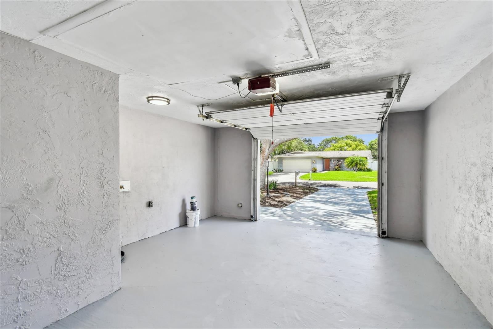 Image 42 of 66 For 528 Manor Drive