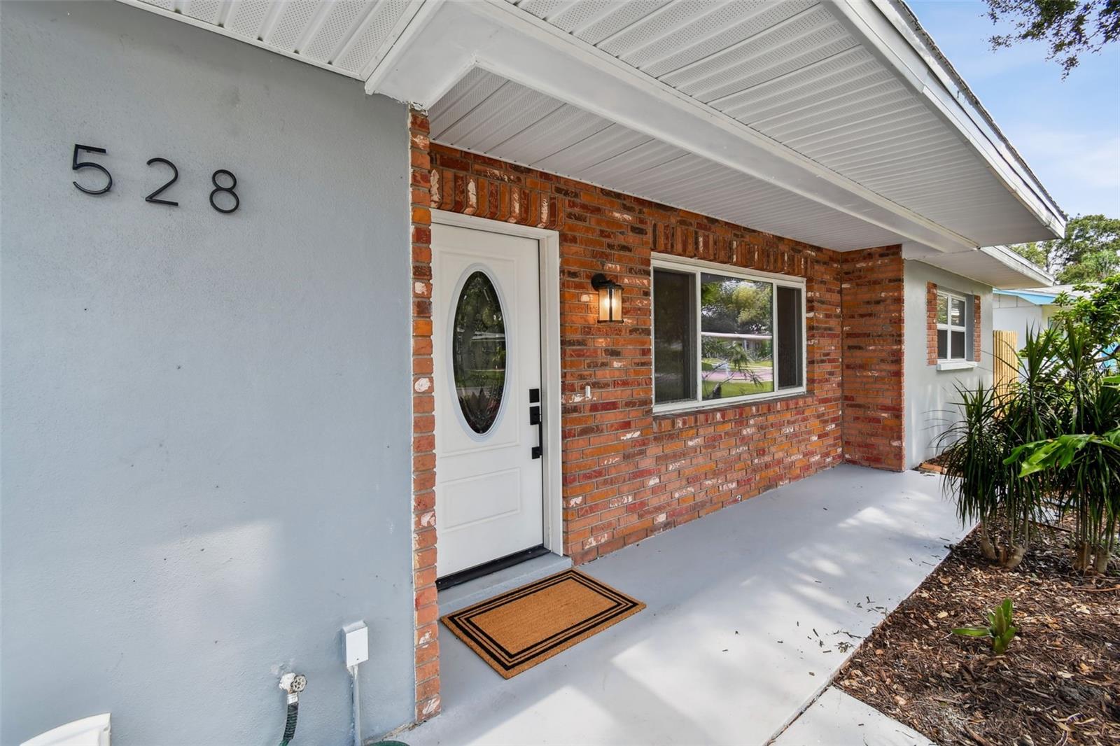 Image 8 of 66 For 528 Manor Drive