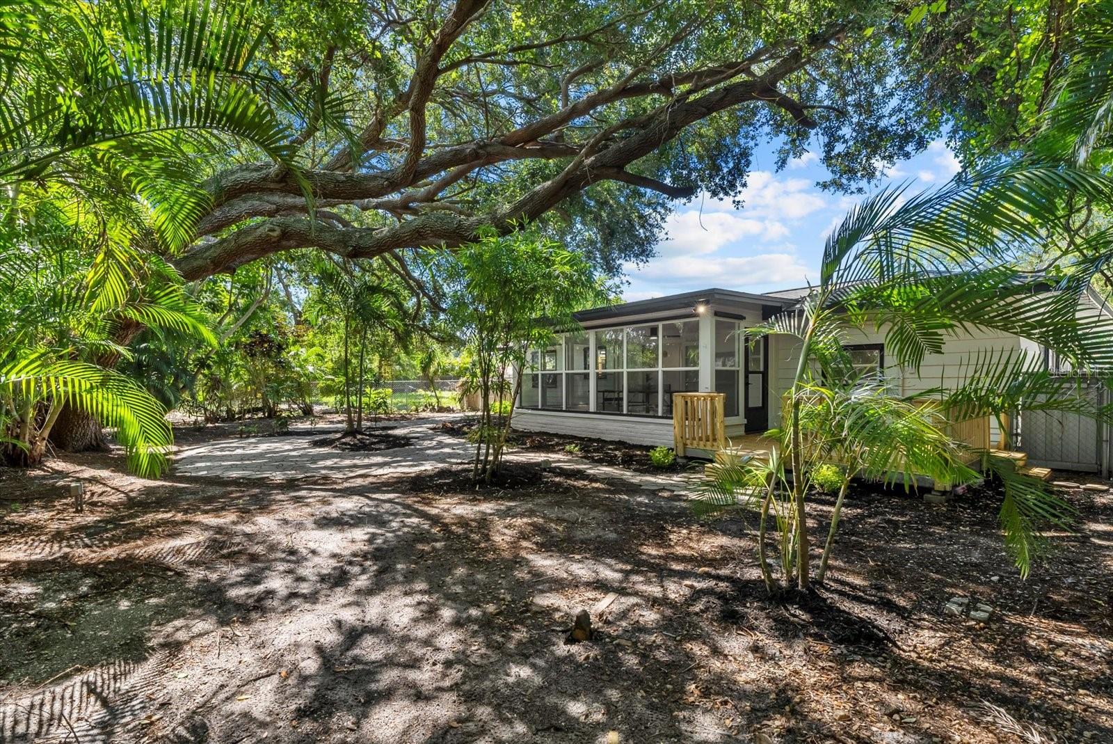 Image 21 of 28 For 1857 Siesta Drive
