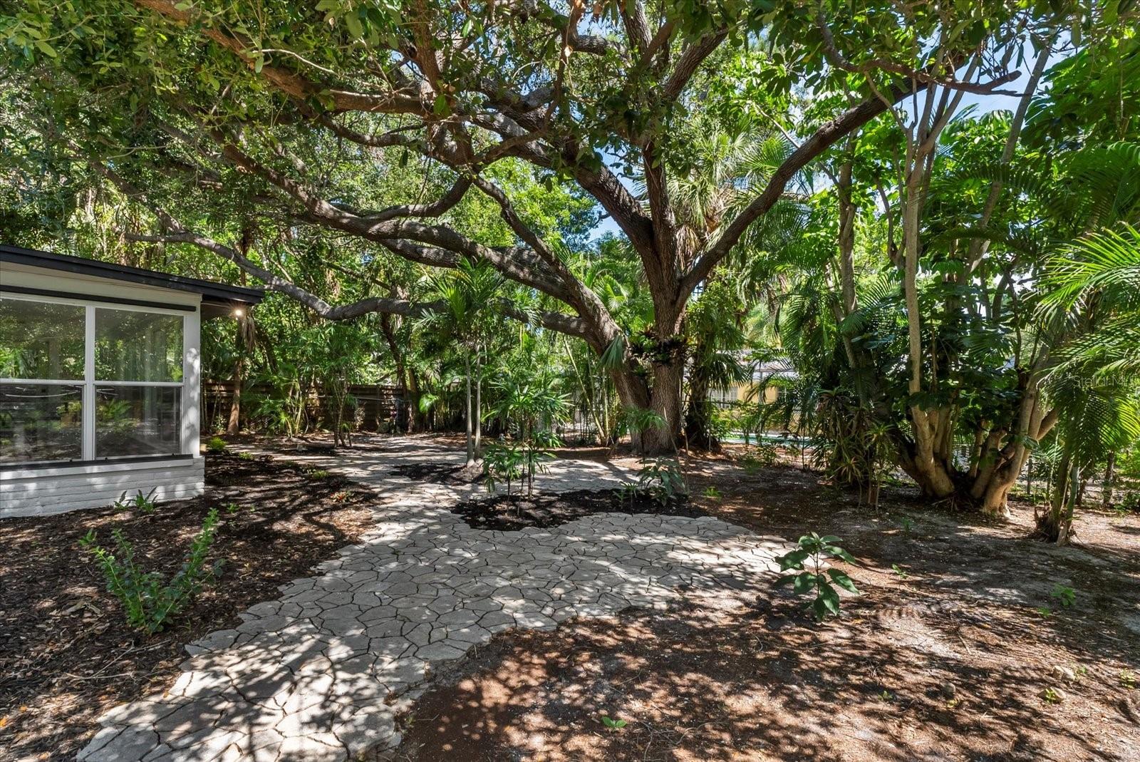 Image 23 of 28 For 1857 Siesta Drive