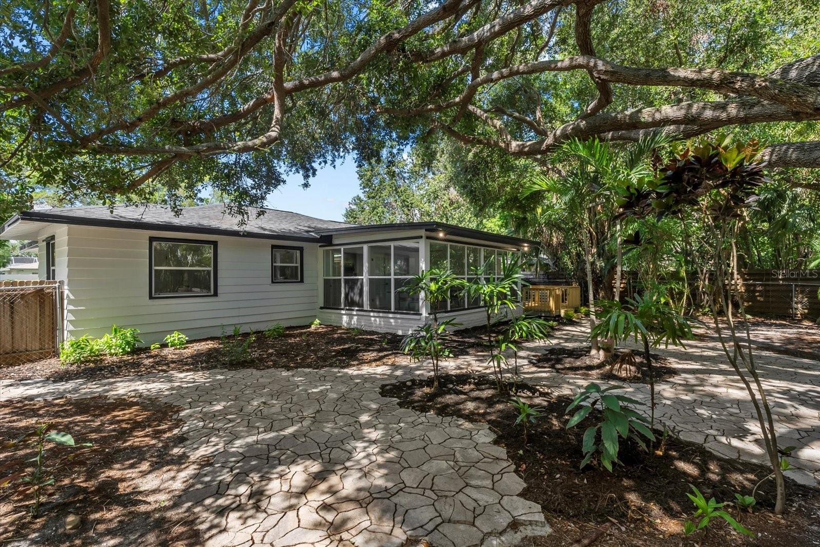 Image 24 of 28 For 1857 Siesta Drive