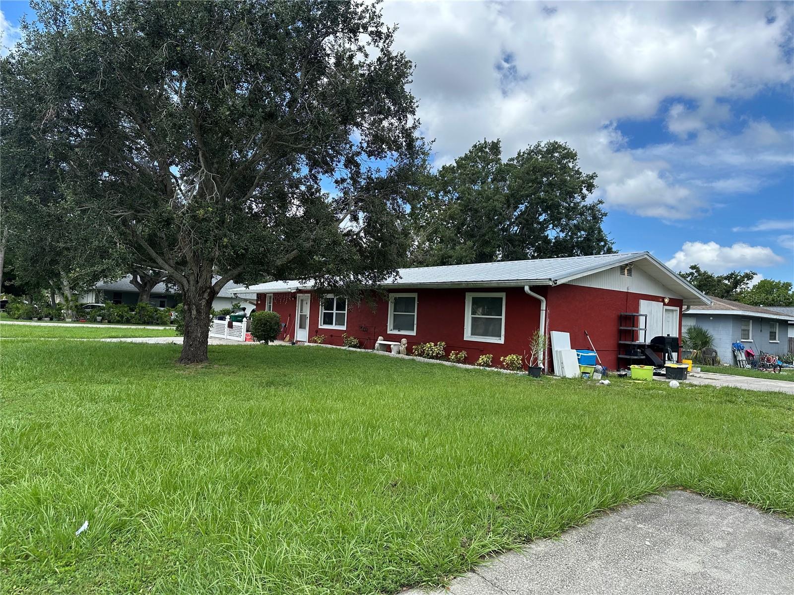 Image 2 of 6 For 1105 17th Avenue W