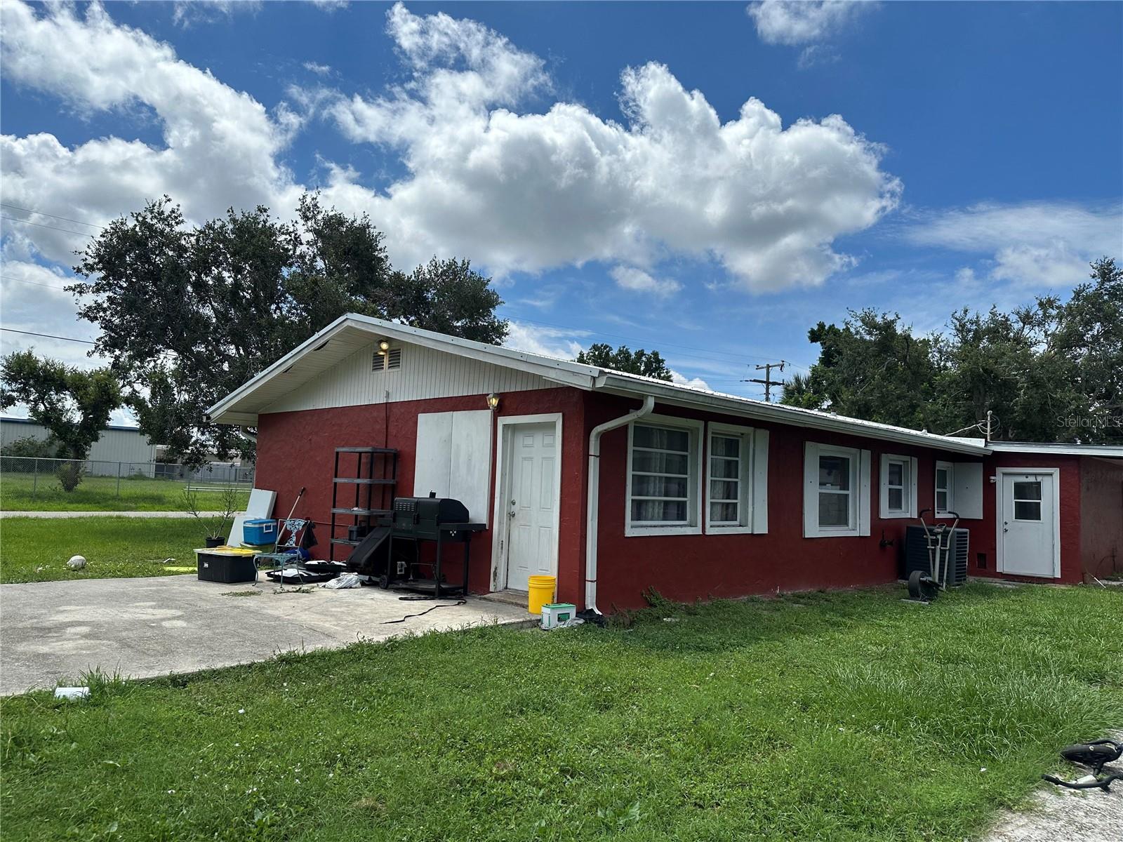 Image 3 of 6 For 1105 17th Avenue W
