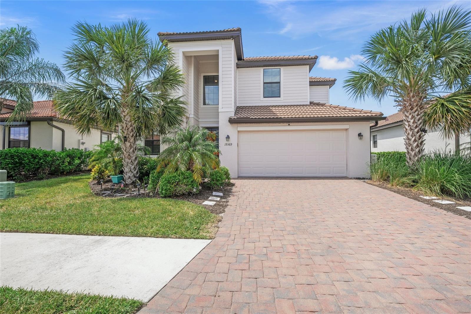 Details for 19369 Nearpoint Drive, VENICE, FL 34292