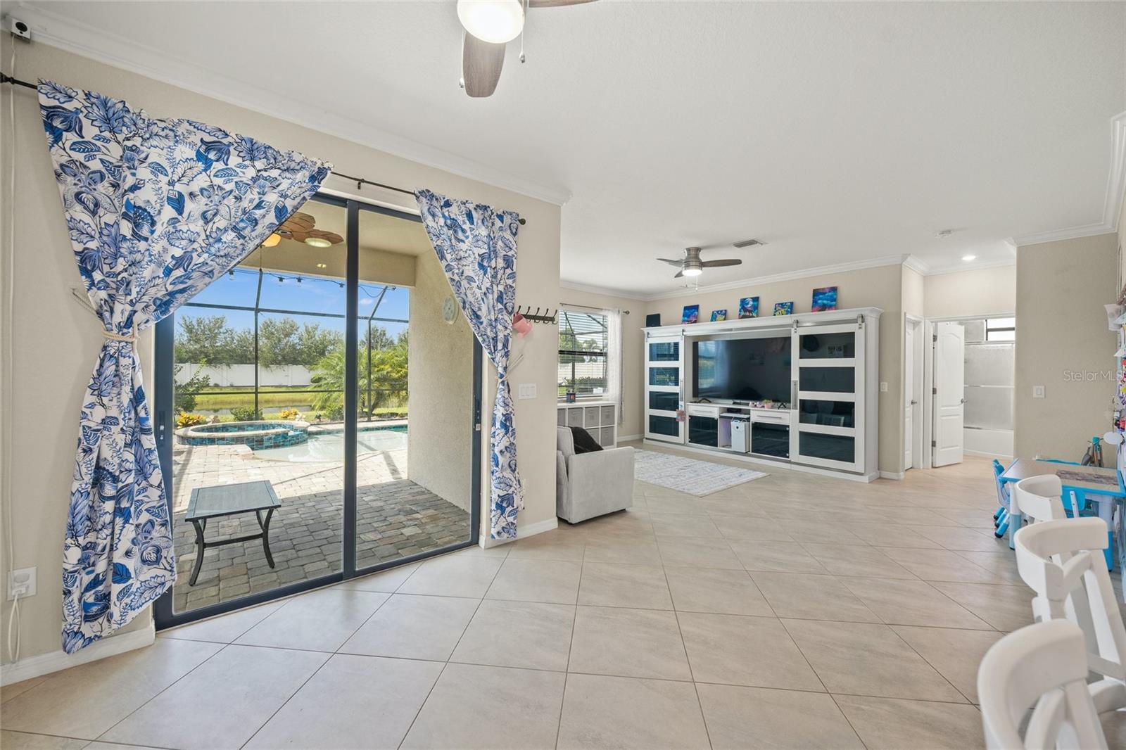 Image 13 of 53 For 19369 Nearpoint Drive