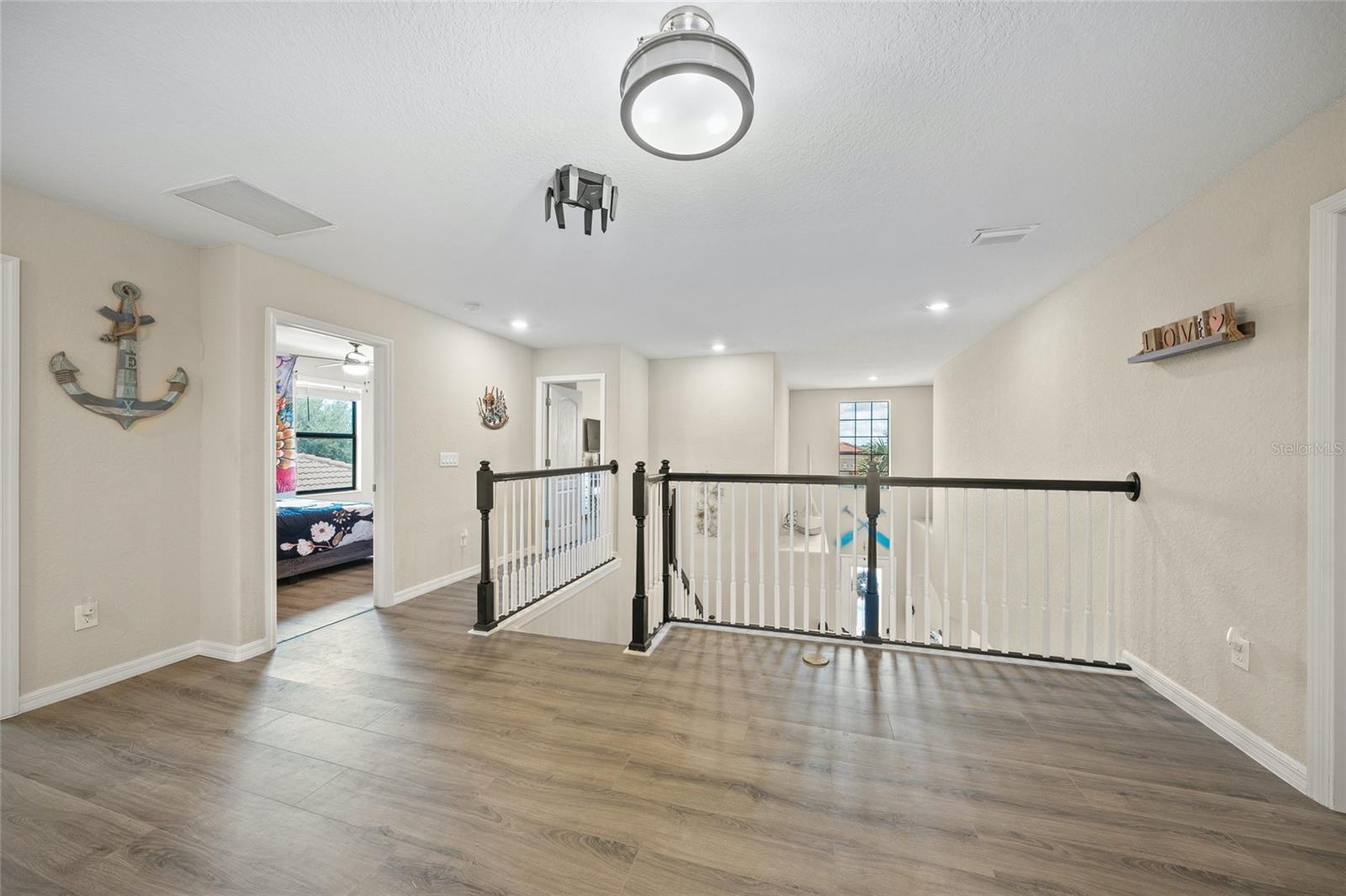 Image 19 of 53 For 19369 Nearpoint Drive