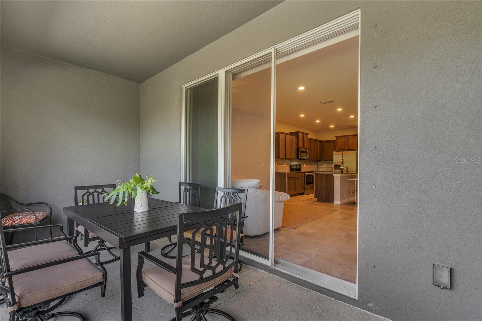 Image 19 of 66 For 8649 Daydream Street