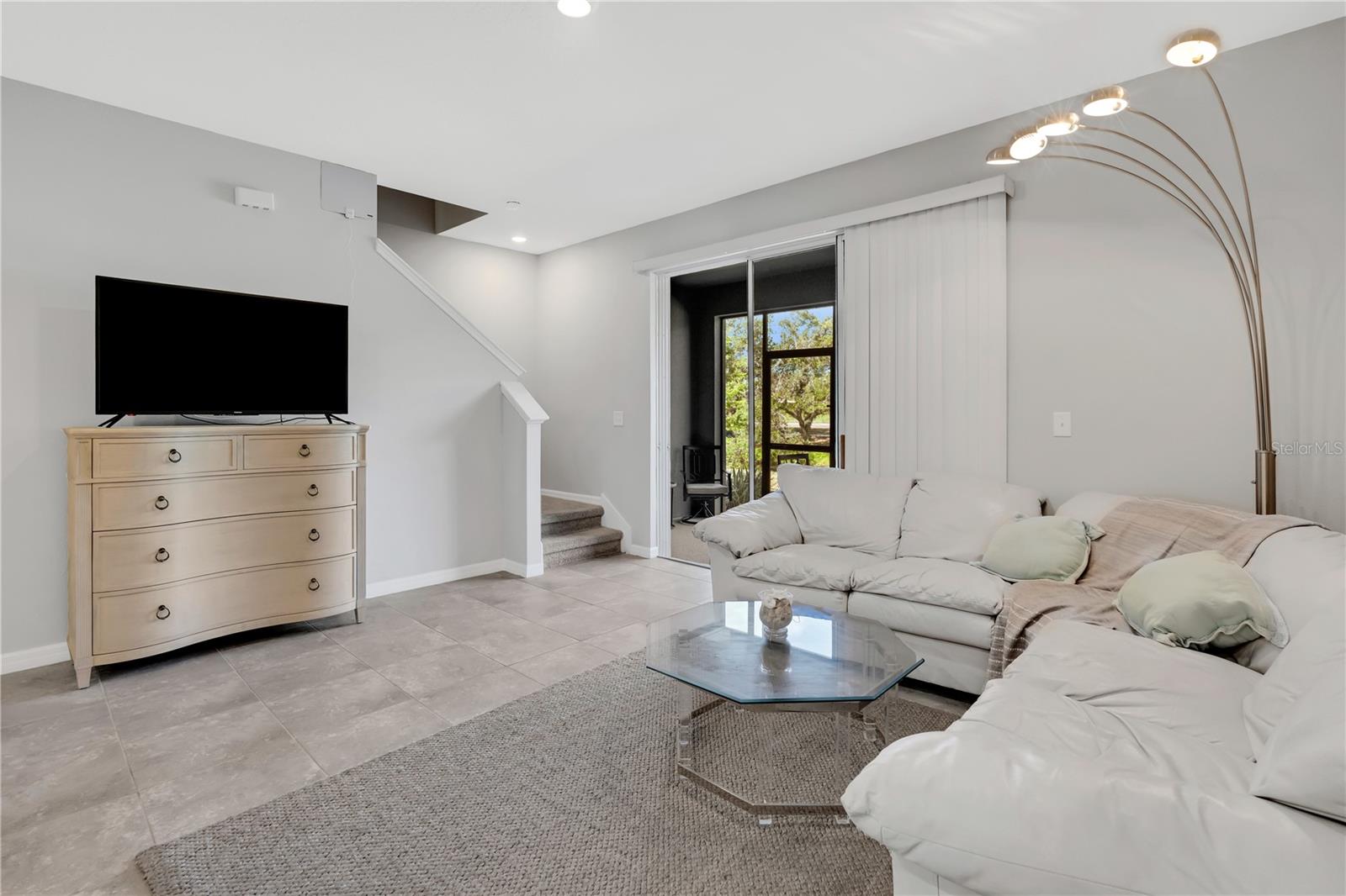 Image 21 of 66 For 8649 Daydream Street